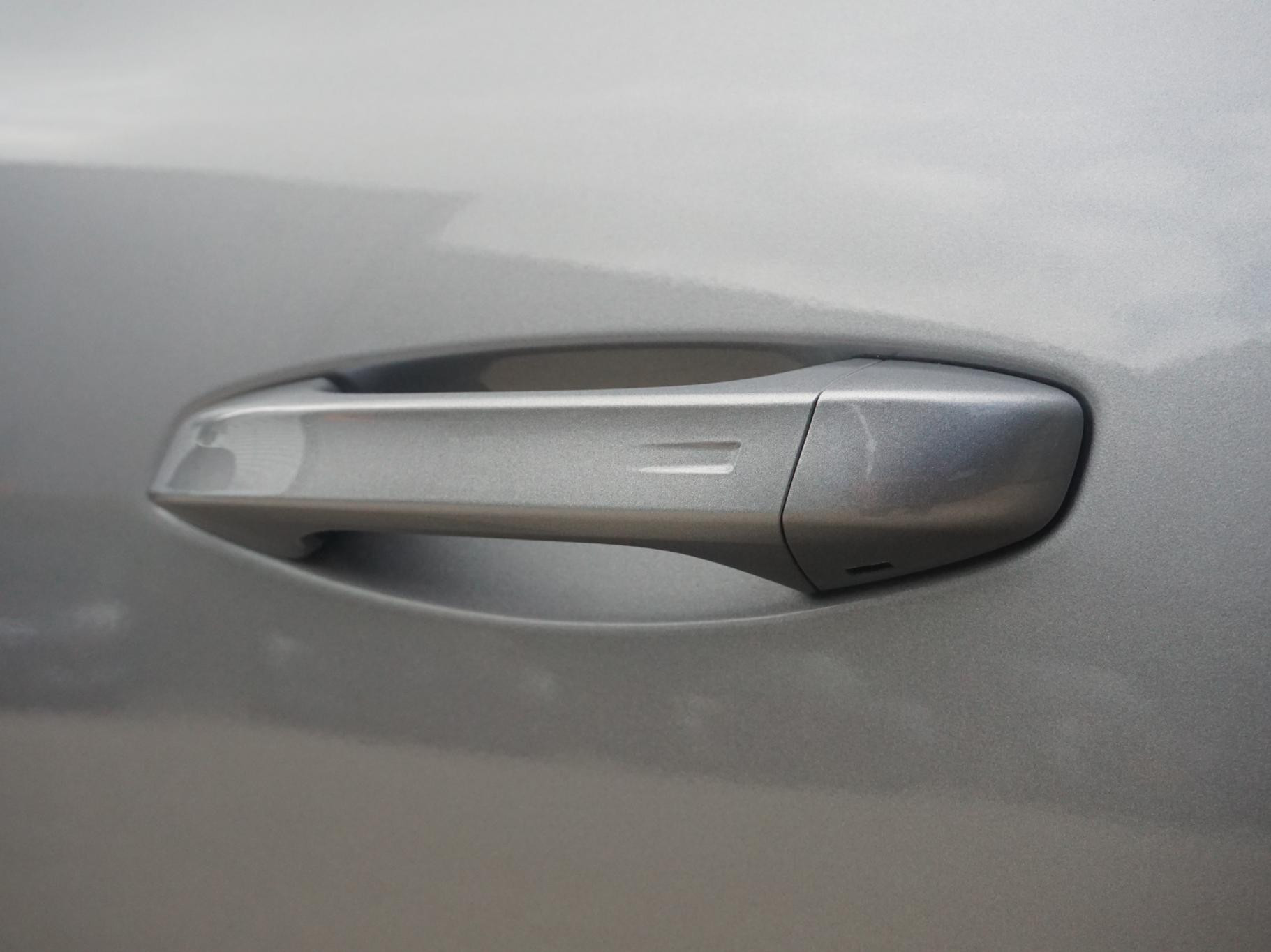 Peugeot e-308
