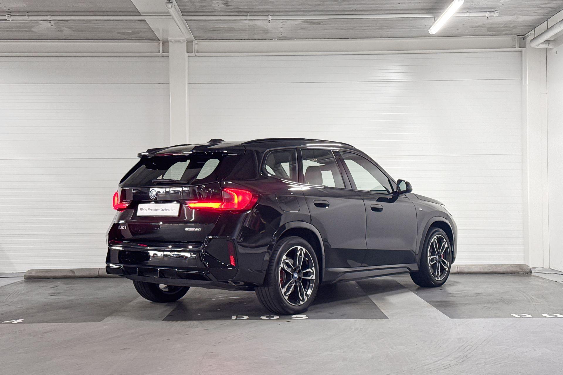BMW iX1