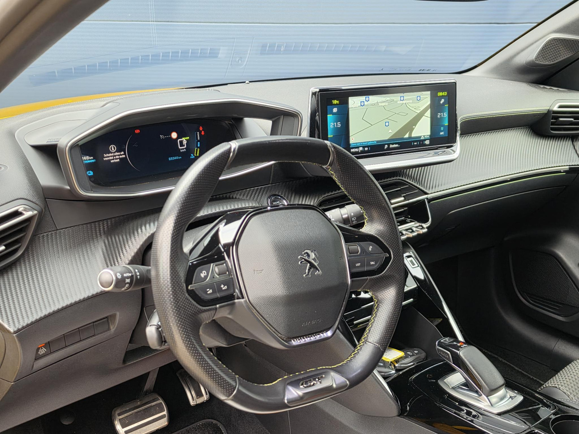 Peugeot e-208