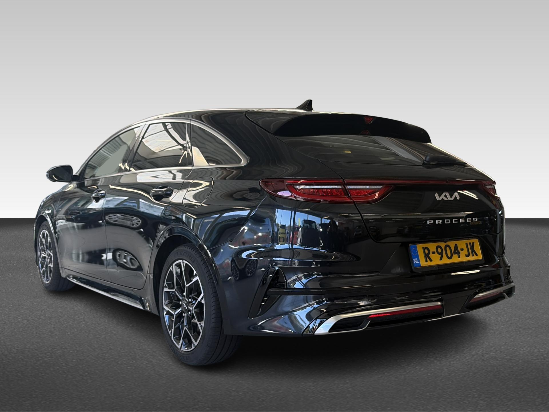 Kia Proceed
