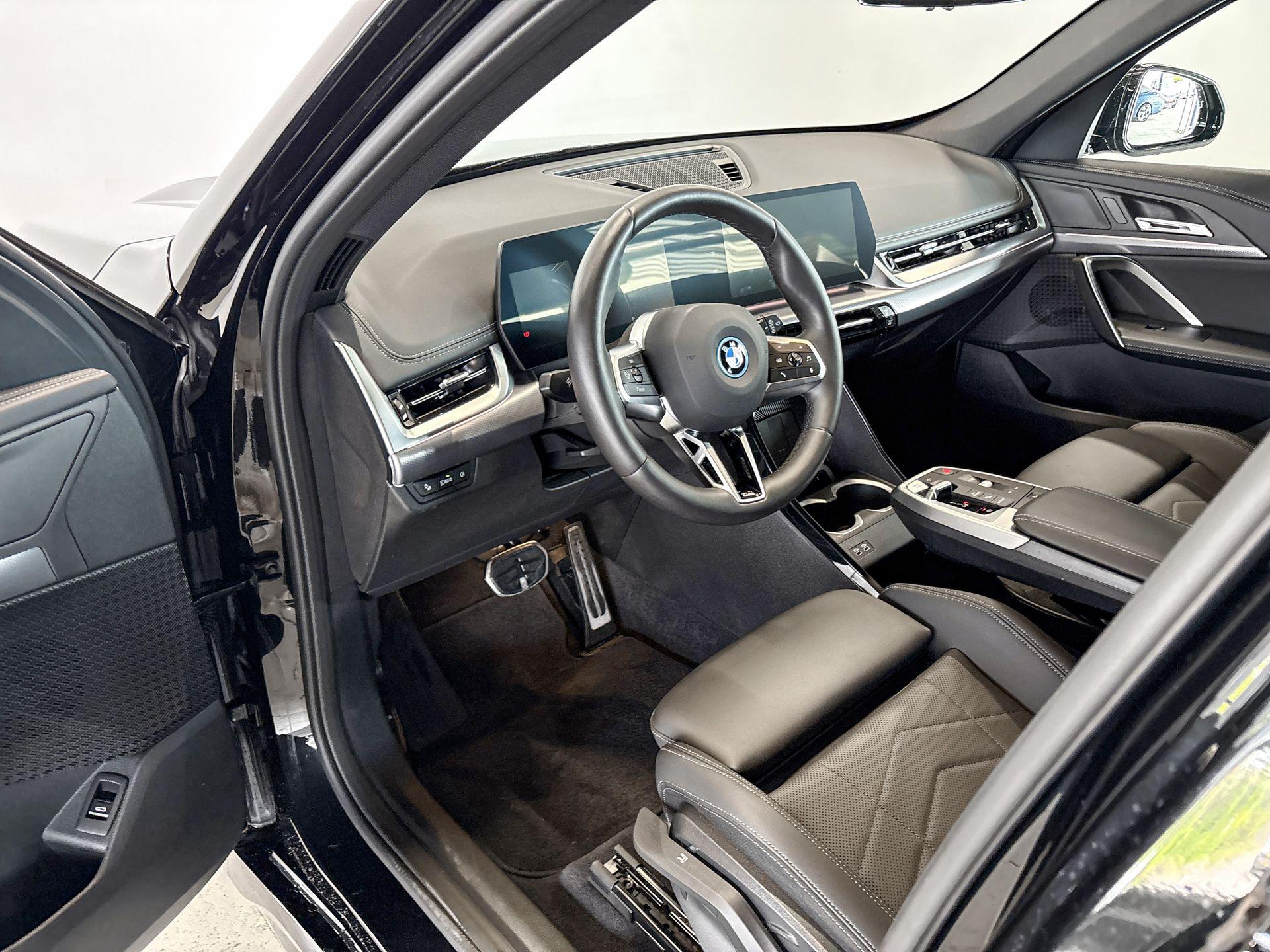 BMW iX1