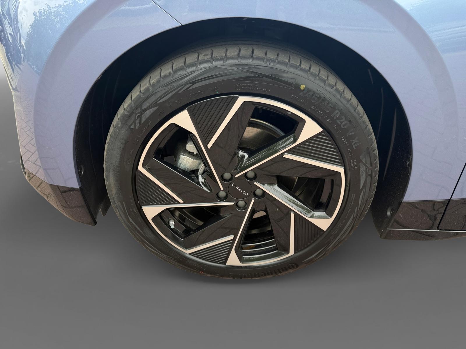 Lynk & Co 02