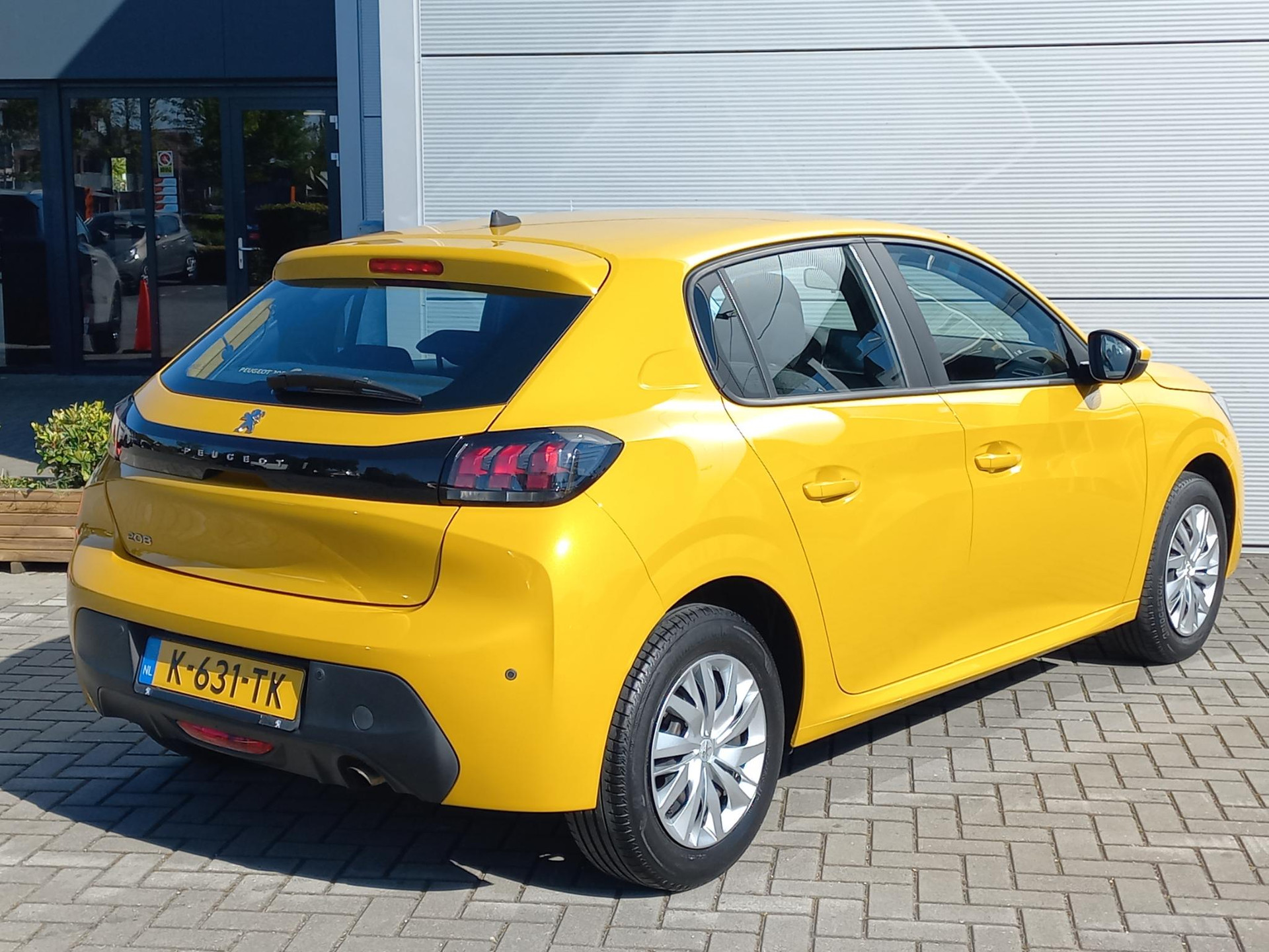 Peugeot 208