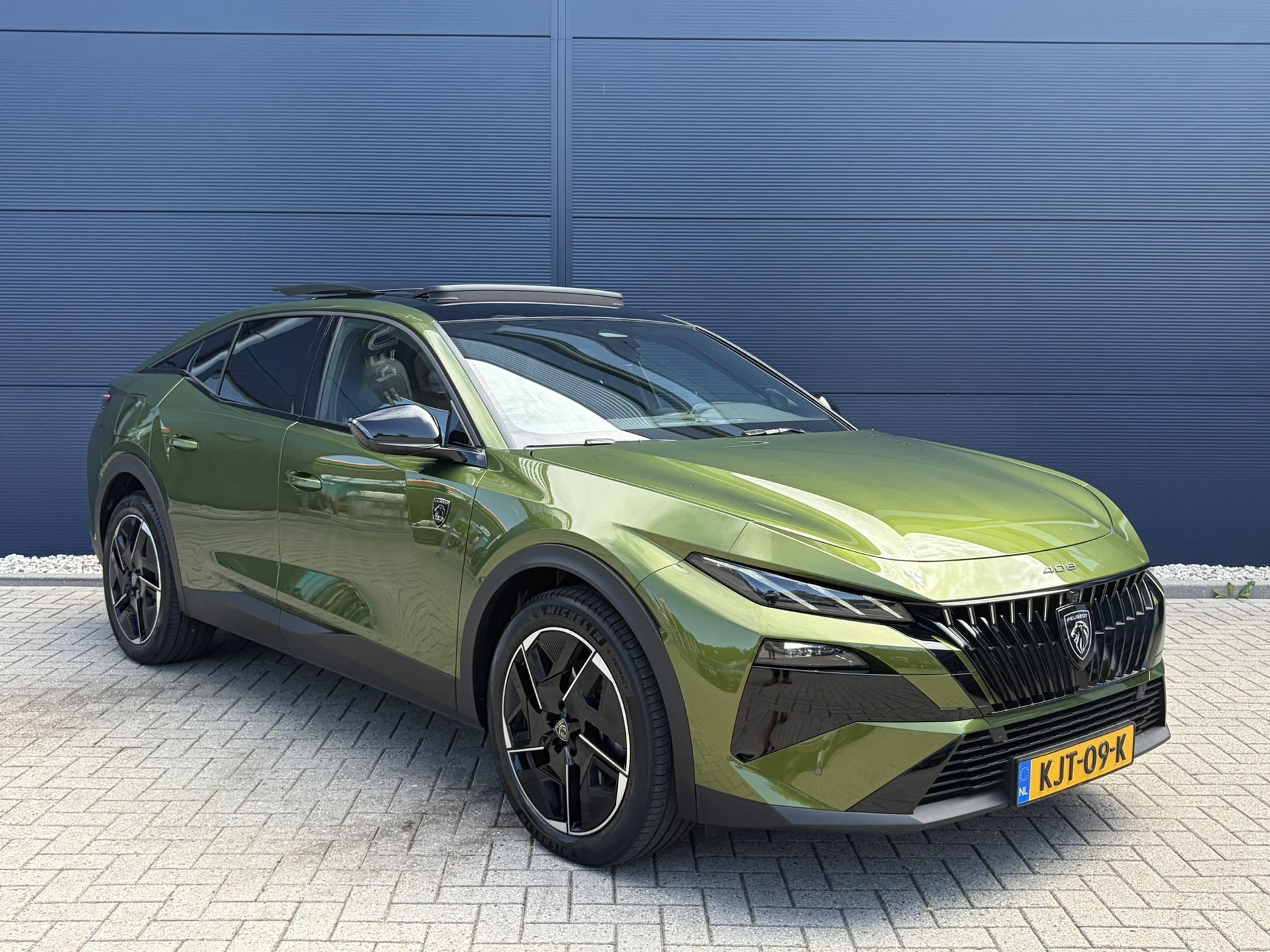 Peugeot 408