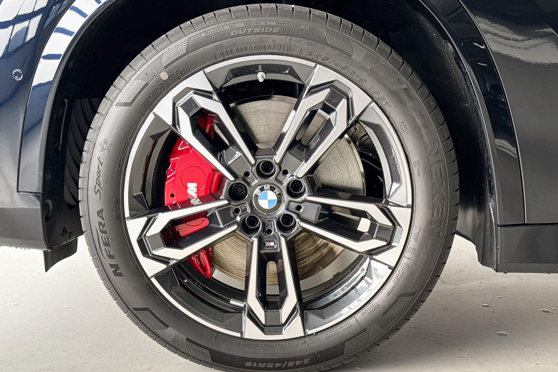 BMW iX1
