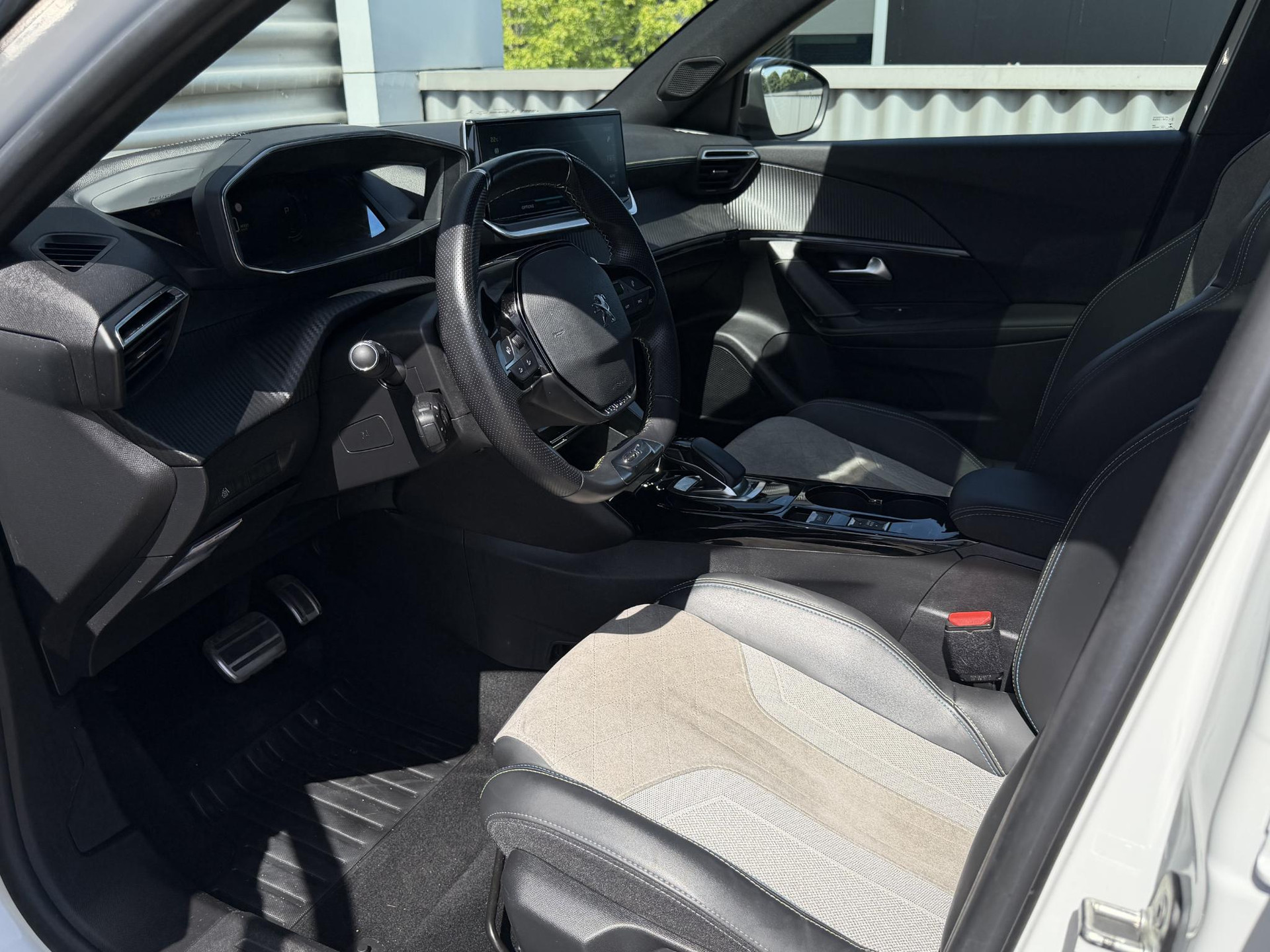 Peugeot e-2008