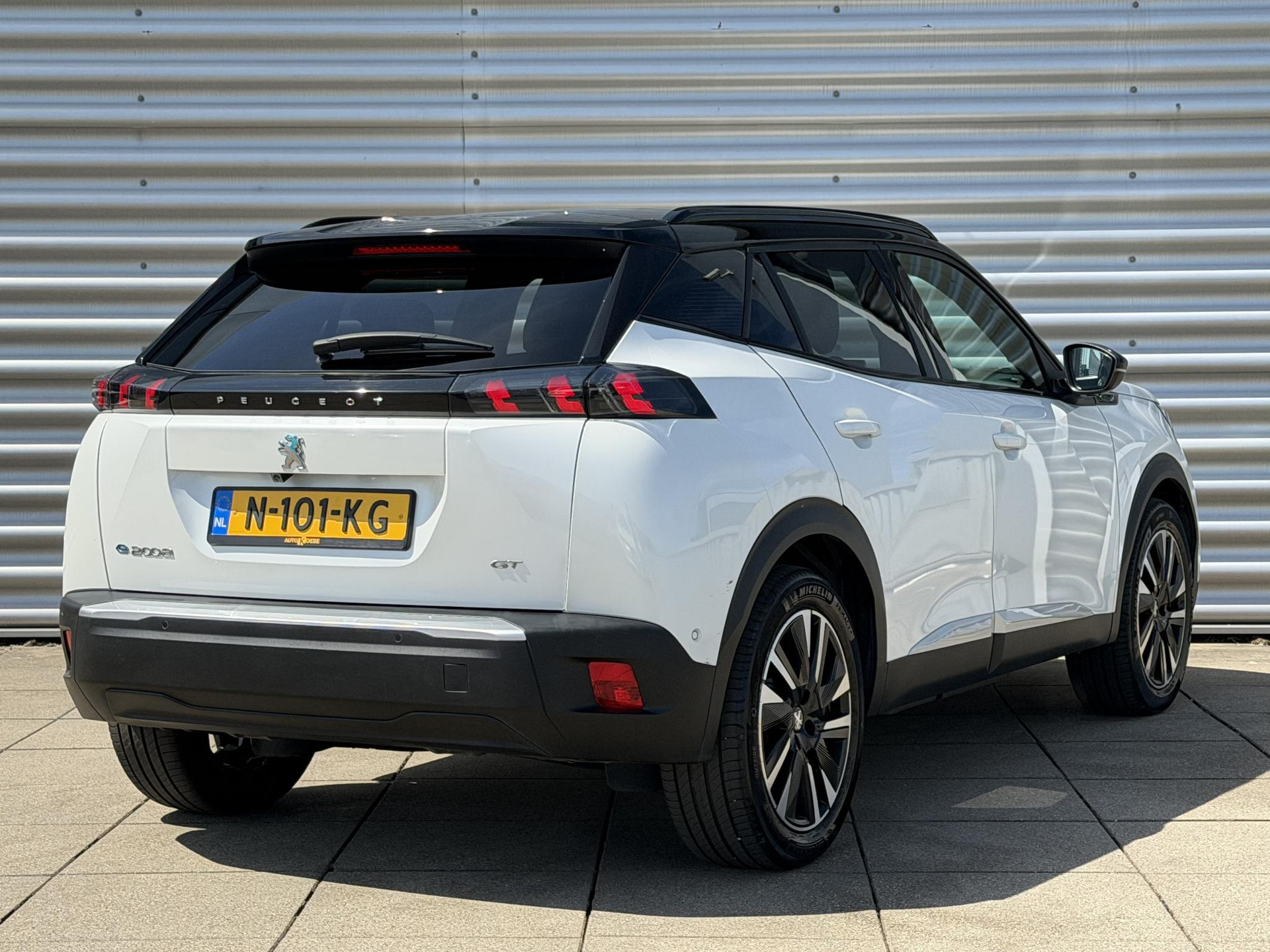 Peugeot e-2008