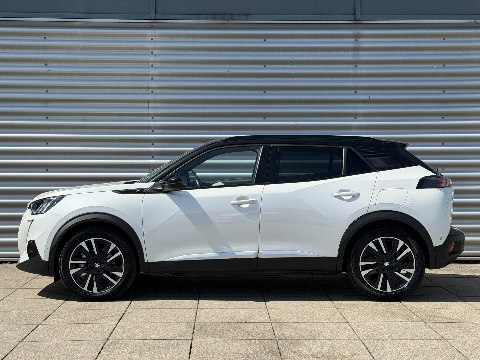 Peugeot e-2008