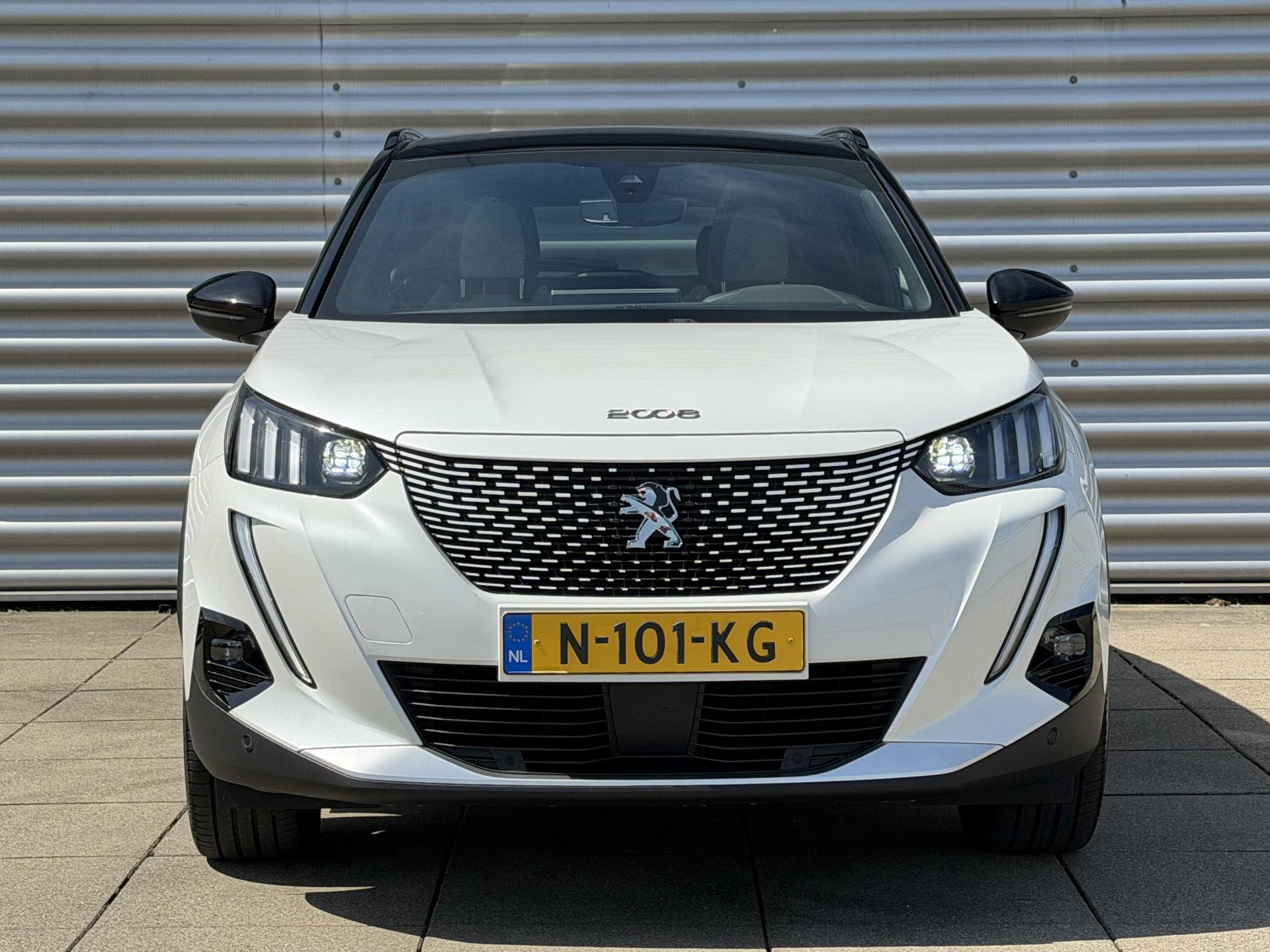 Peugeot e-2008