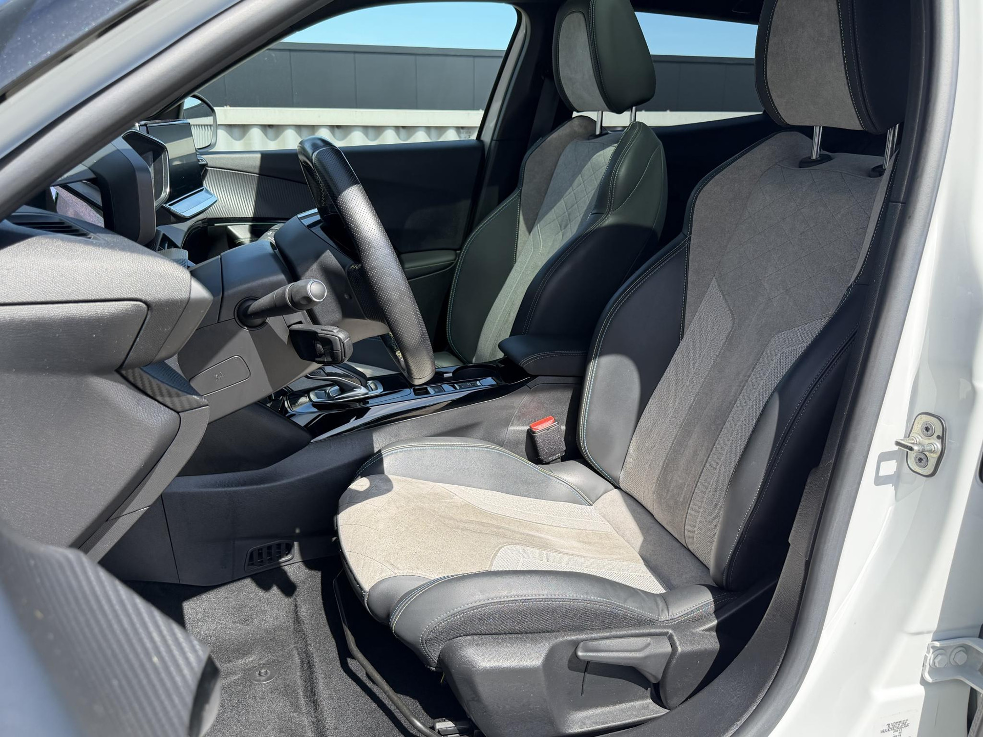 Peugeot e-2008