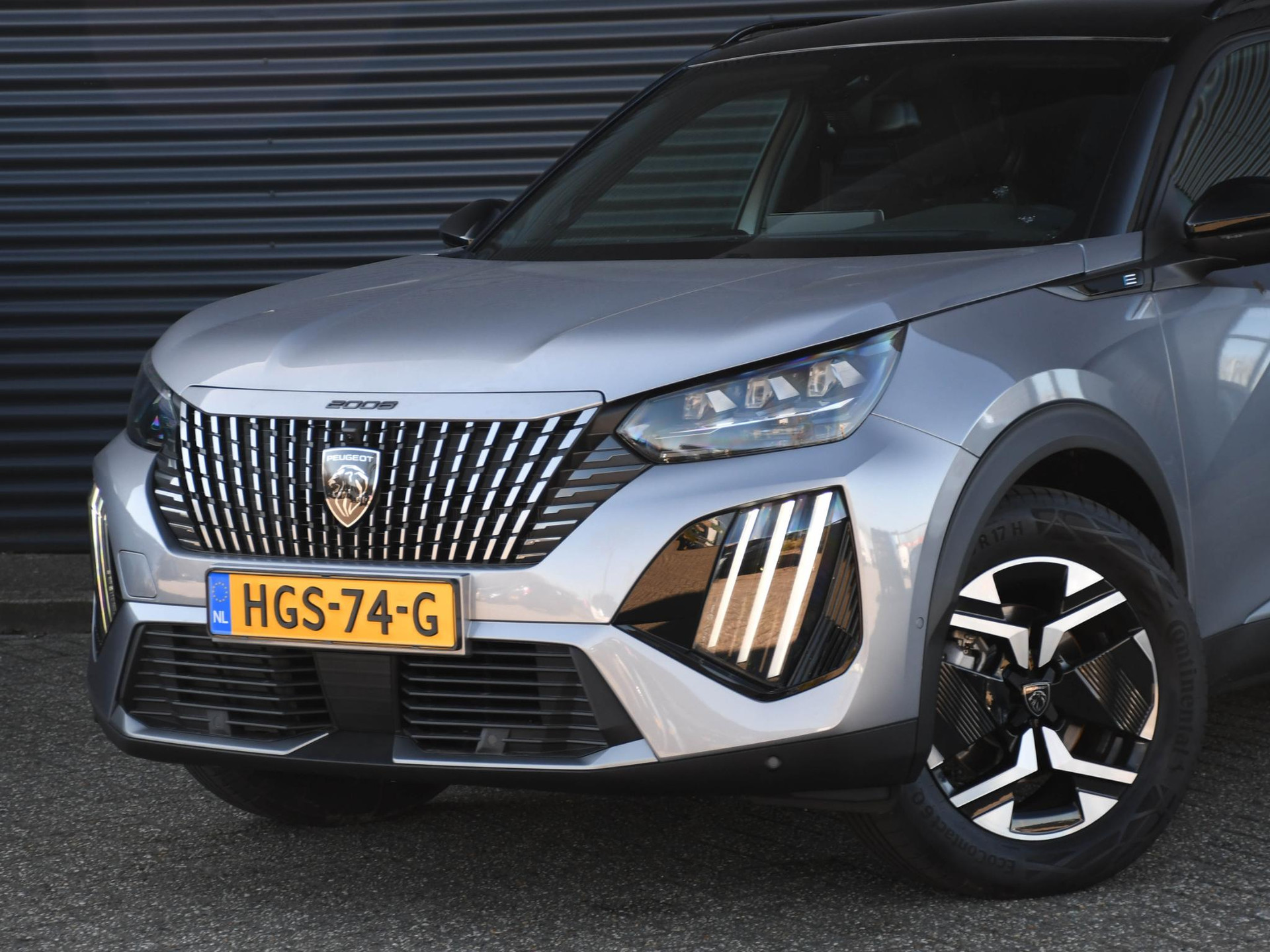Peugeot e-2008