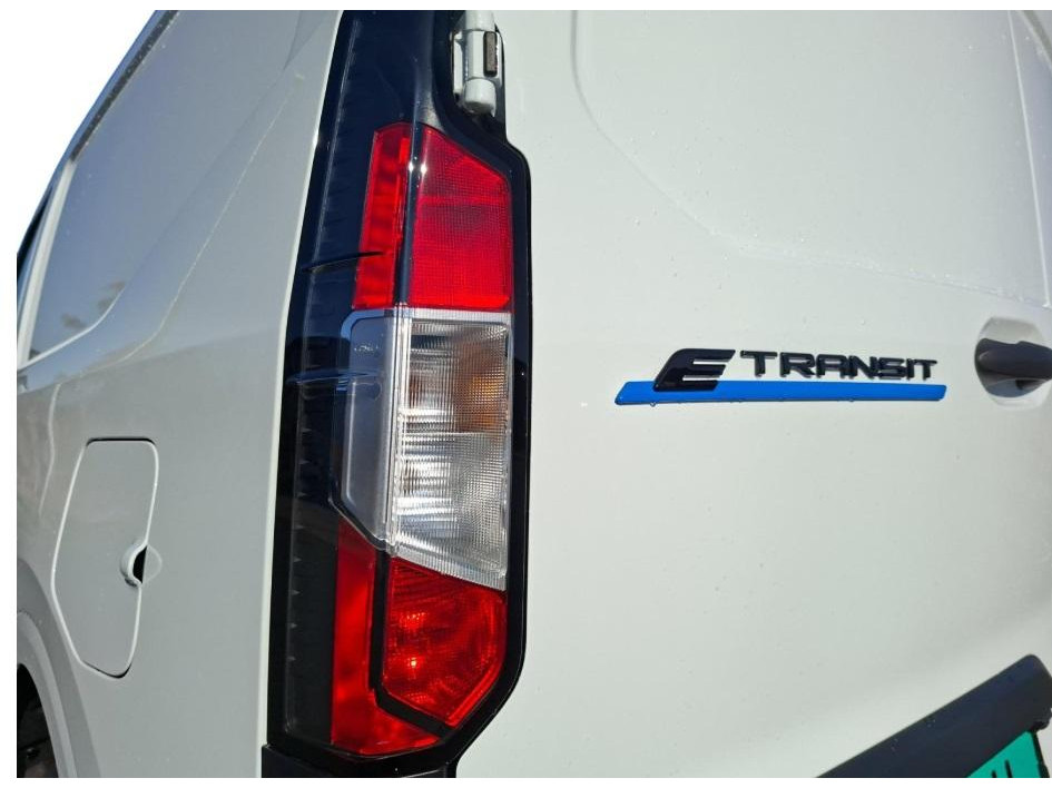 Ford E-Transit Courier