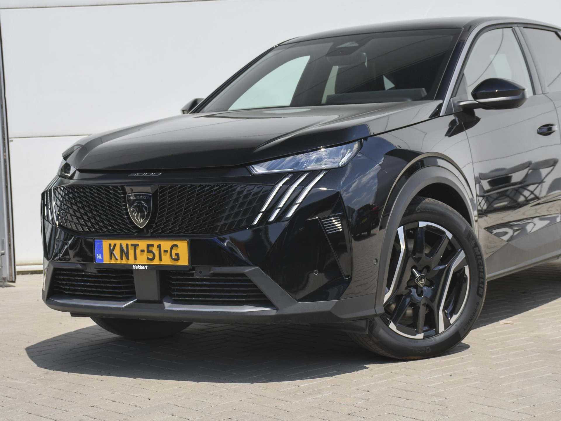 Peugeot e-3008
