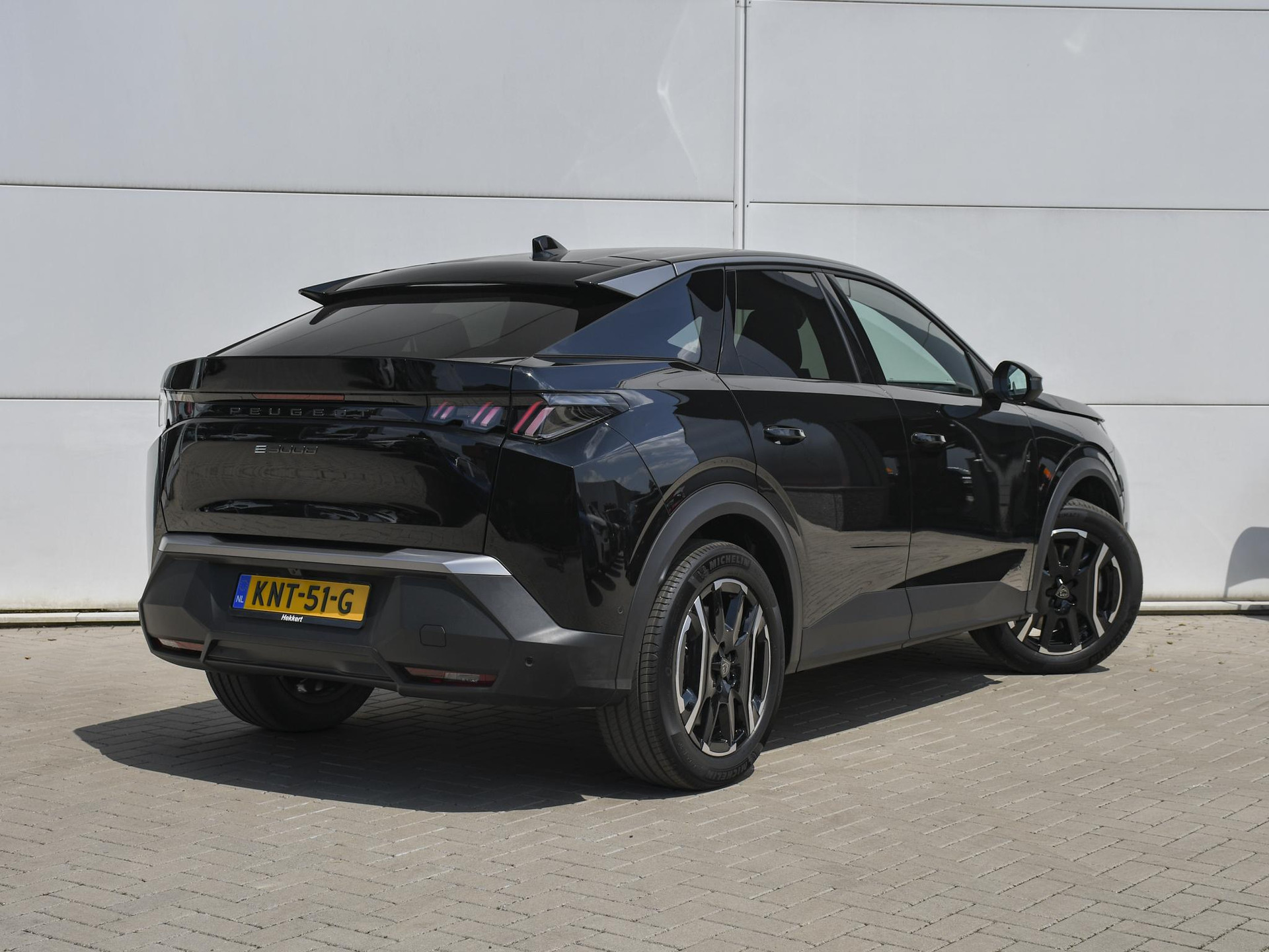 Peugeot e-3008