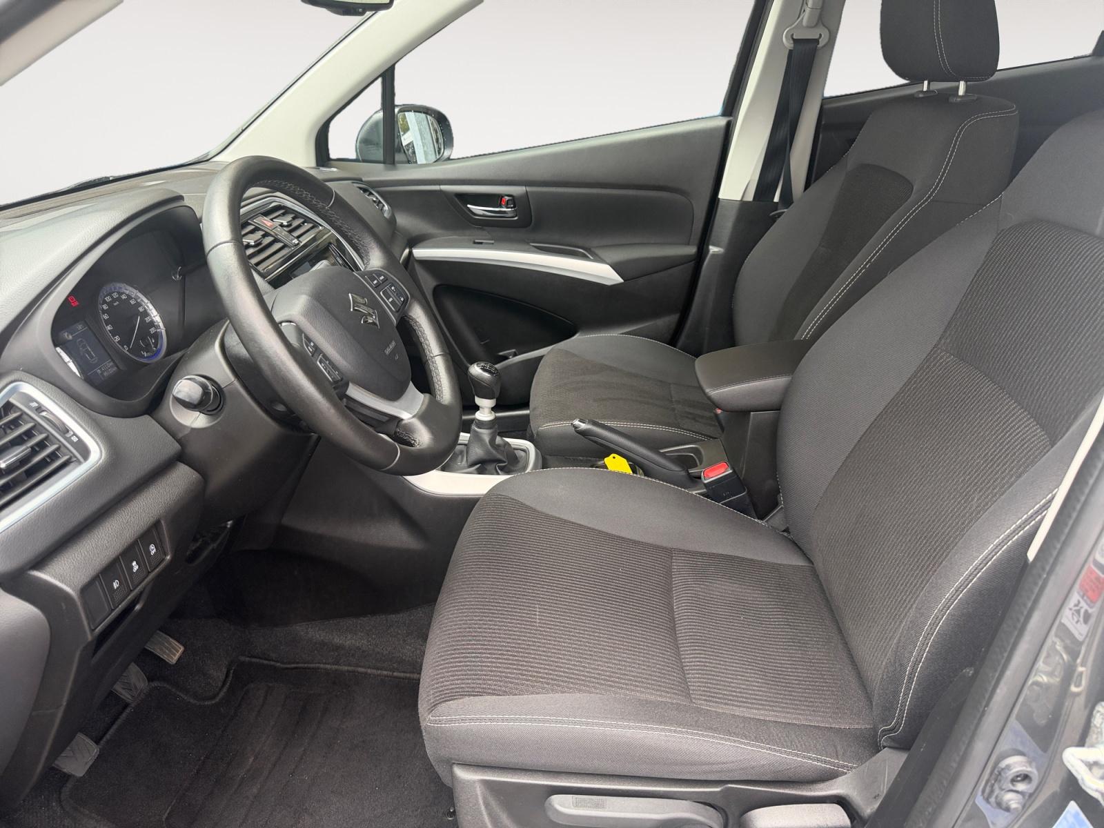 Suzuki S-Cross