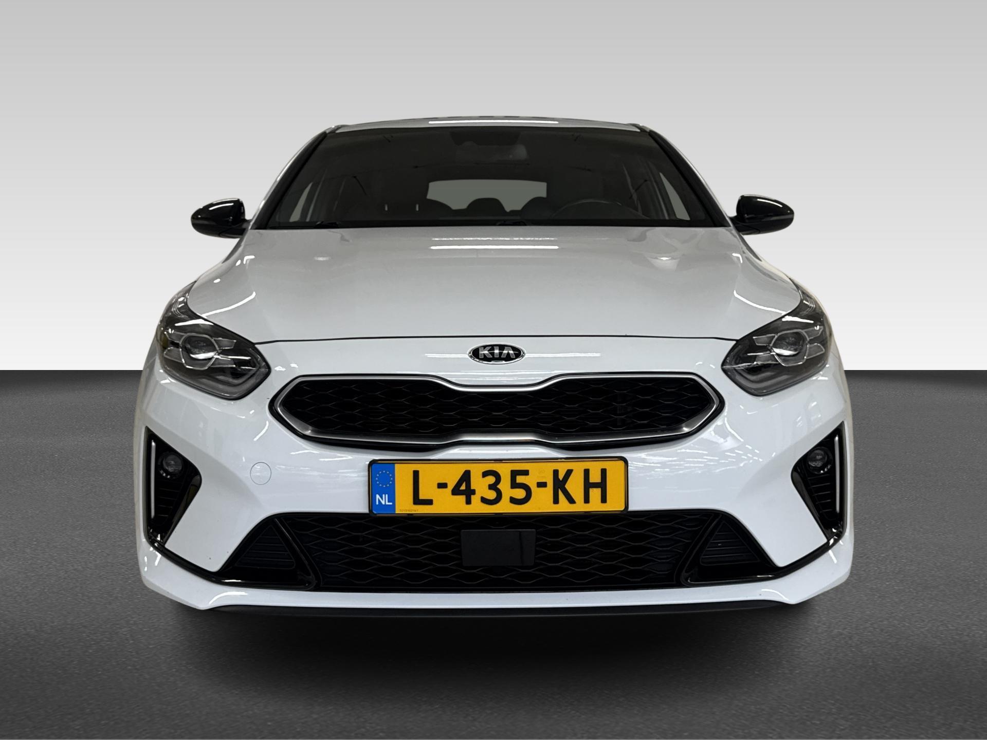 Kia Proceed
