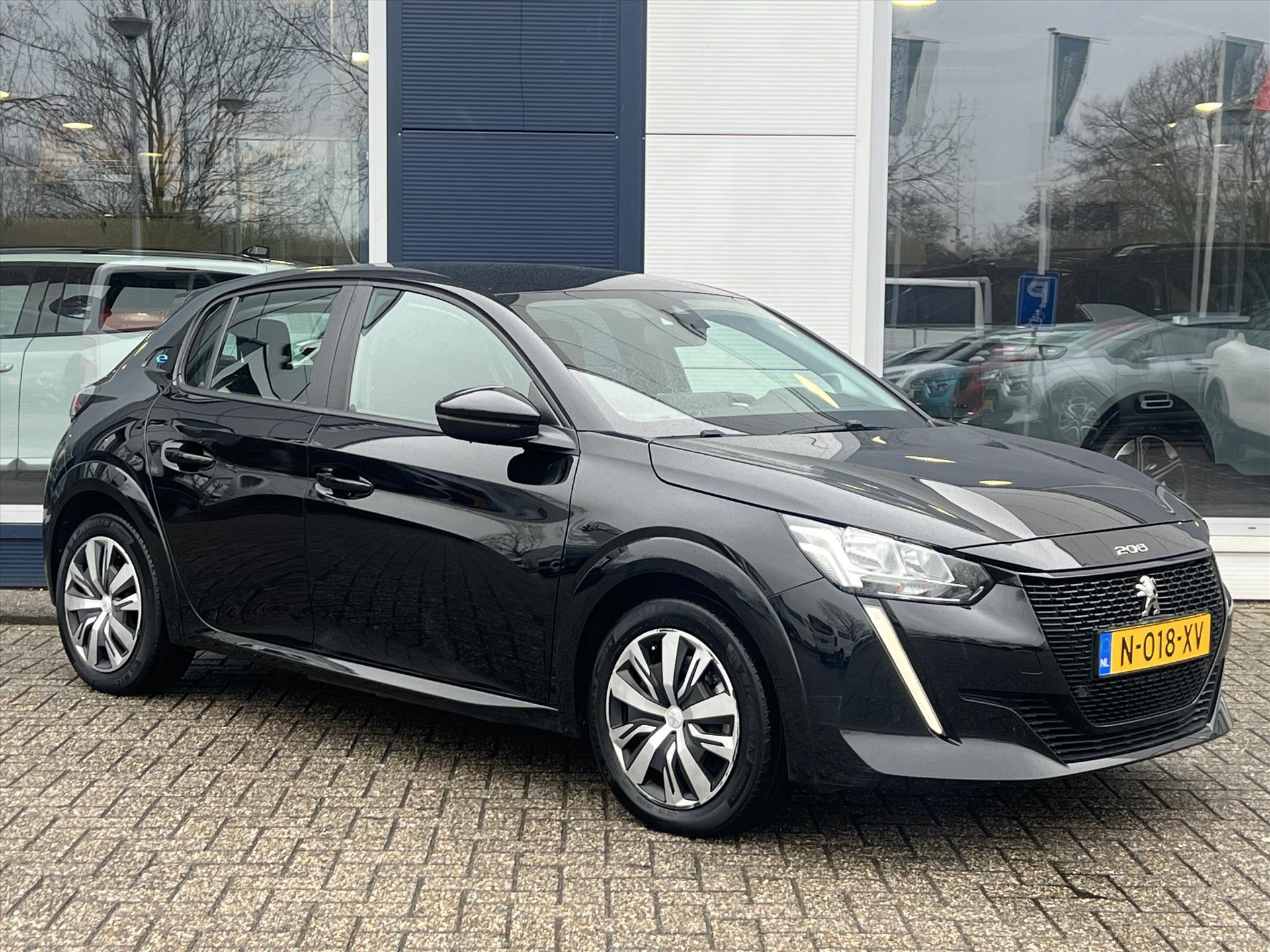 Peugeot e-208