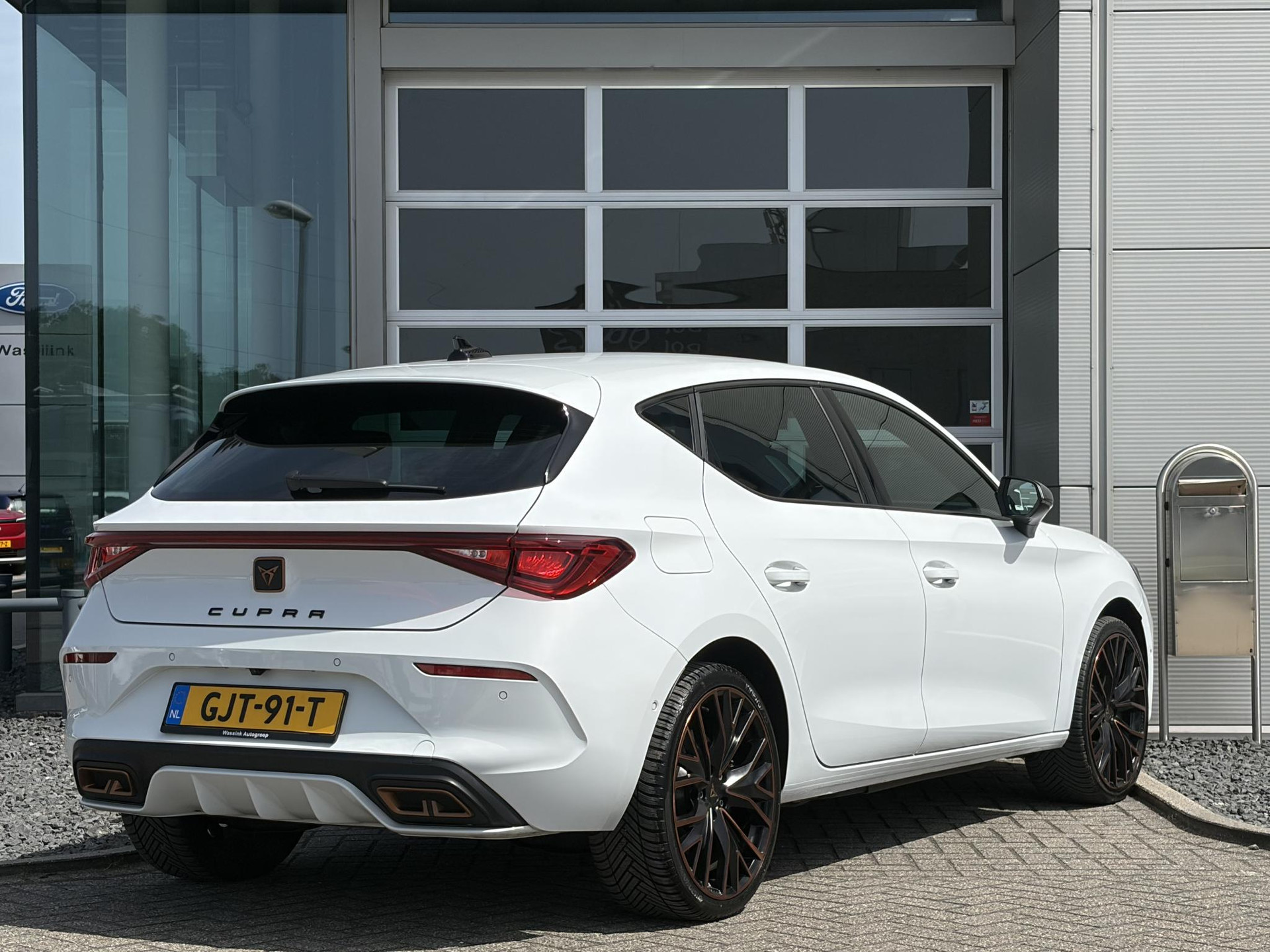 Cupra León