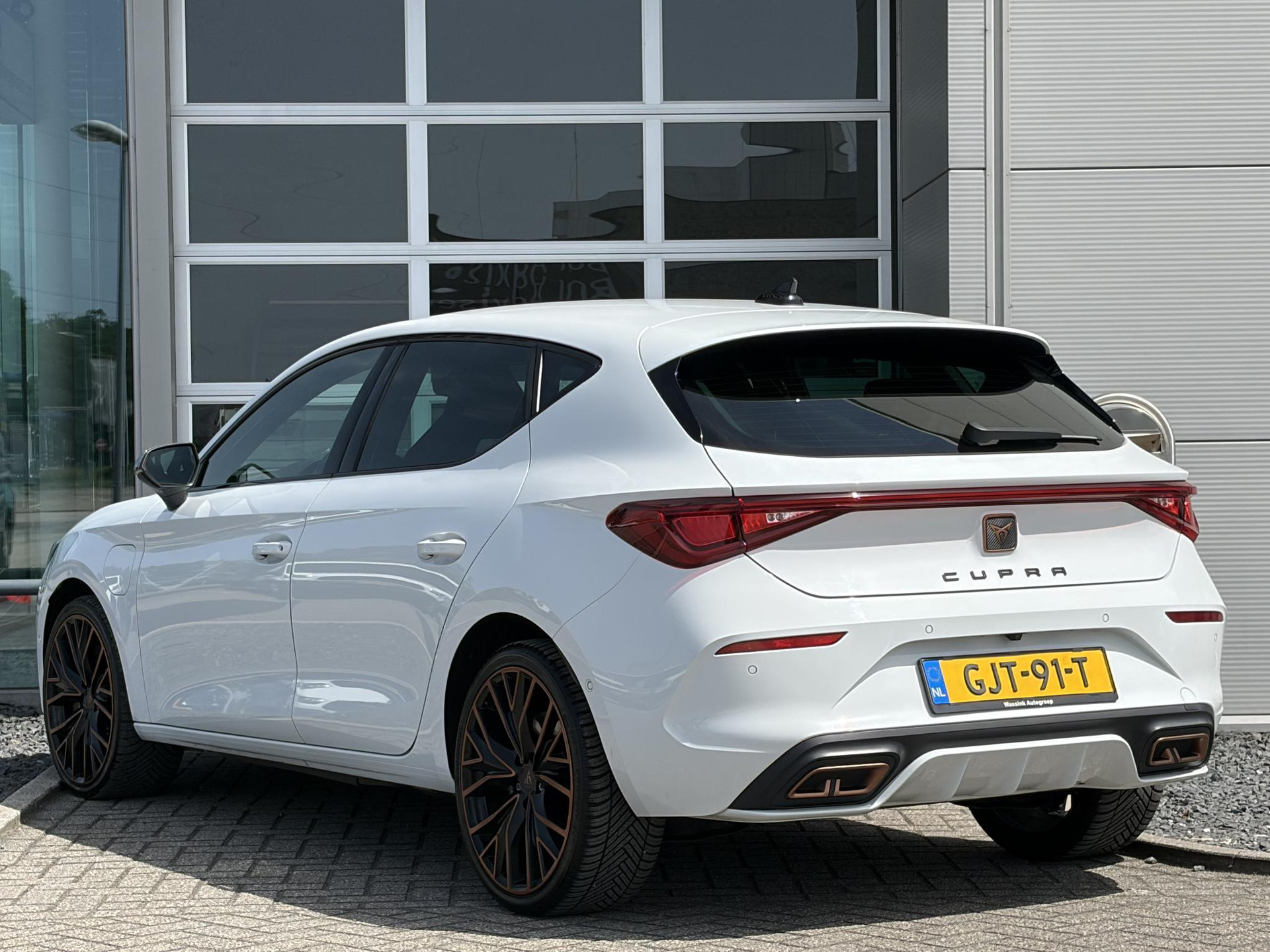Cupra León