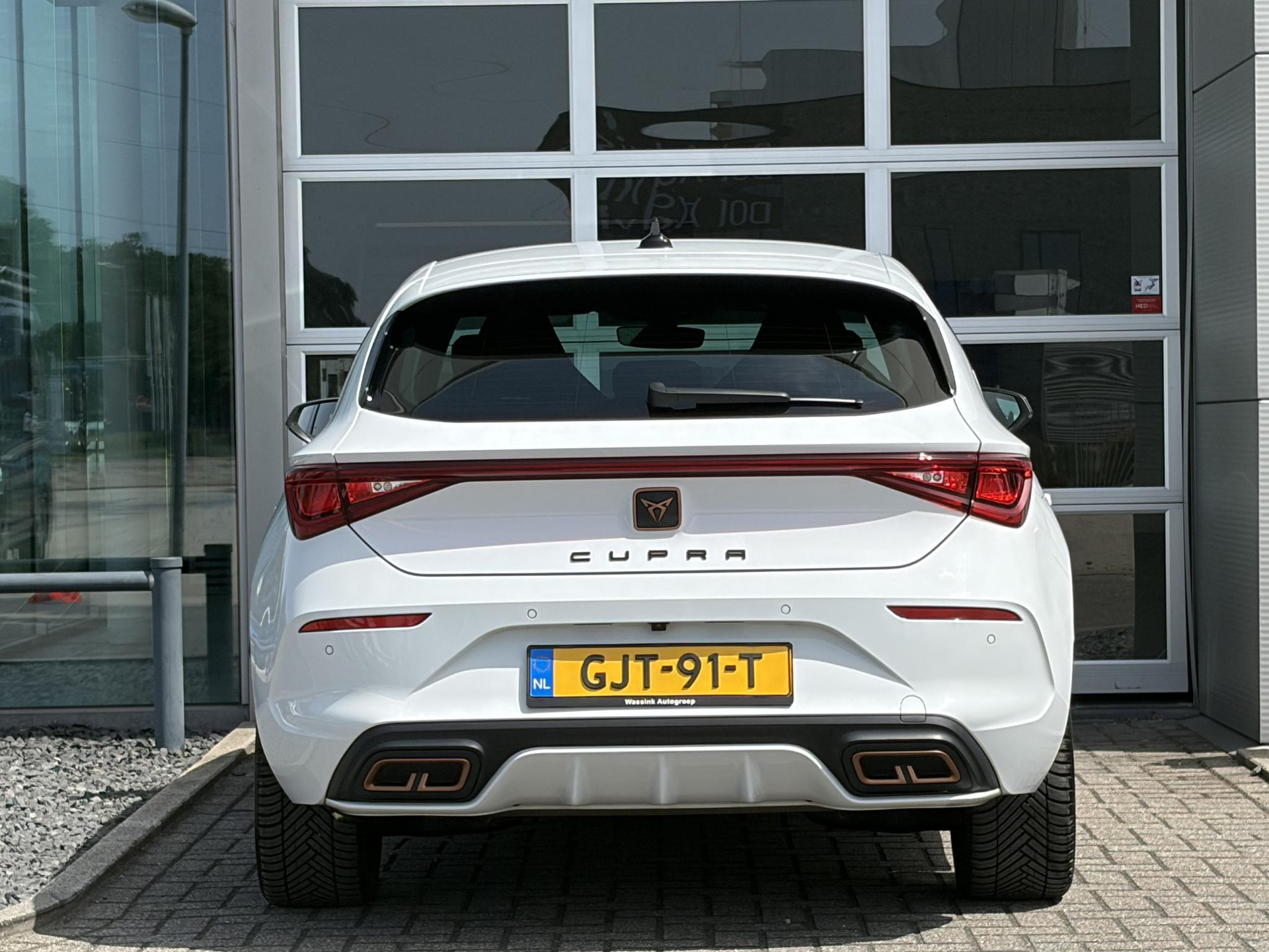 Cupra León