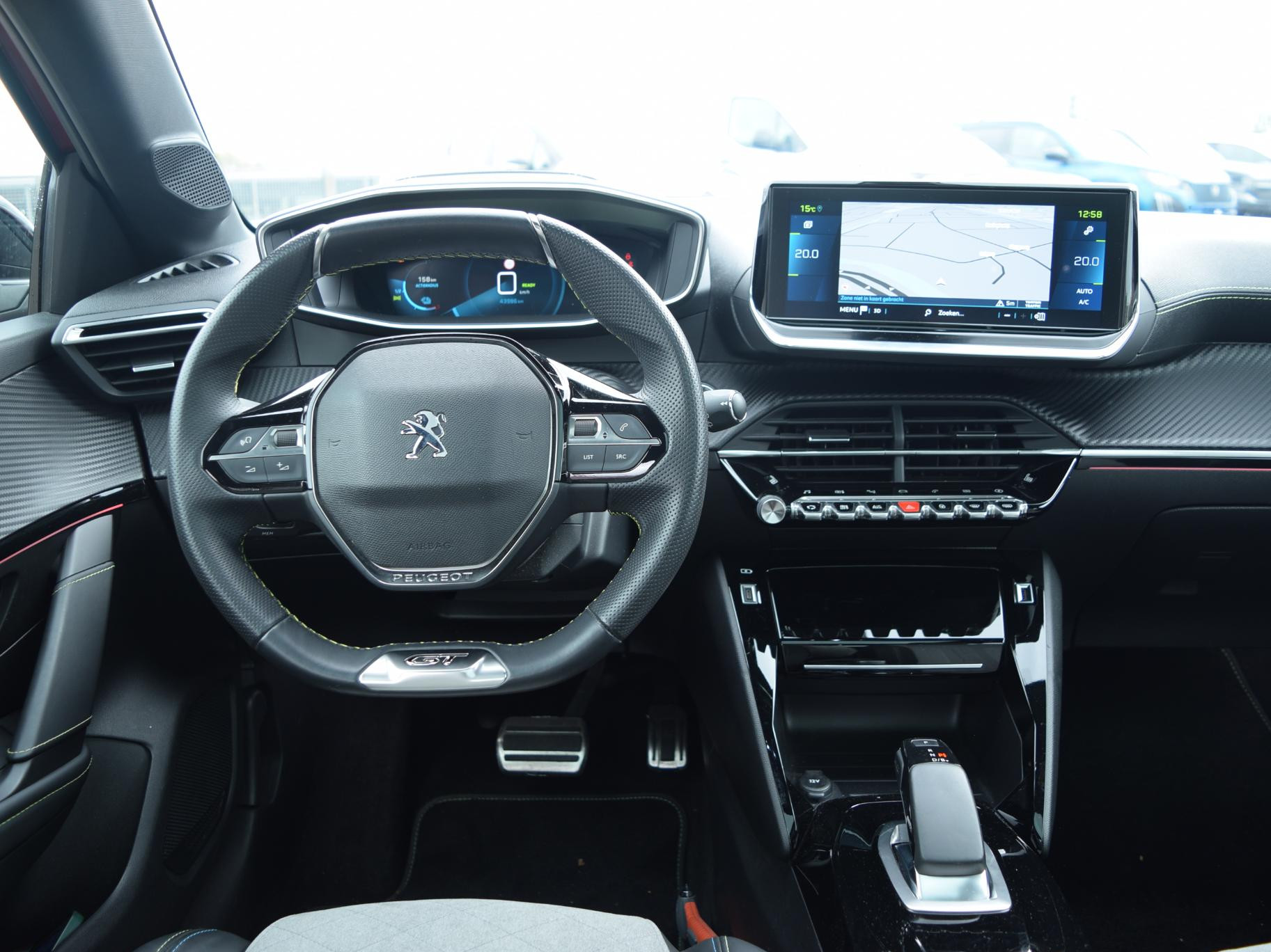 Peugeot e-208