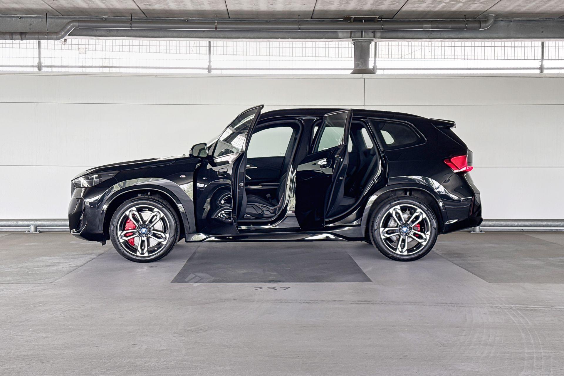 BMW iX1