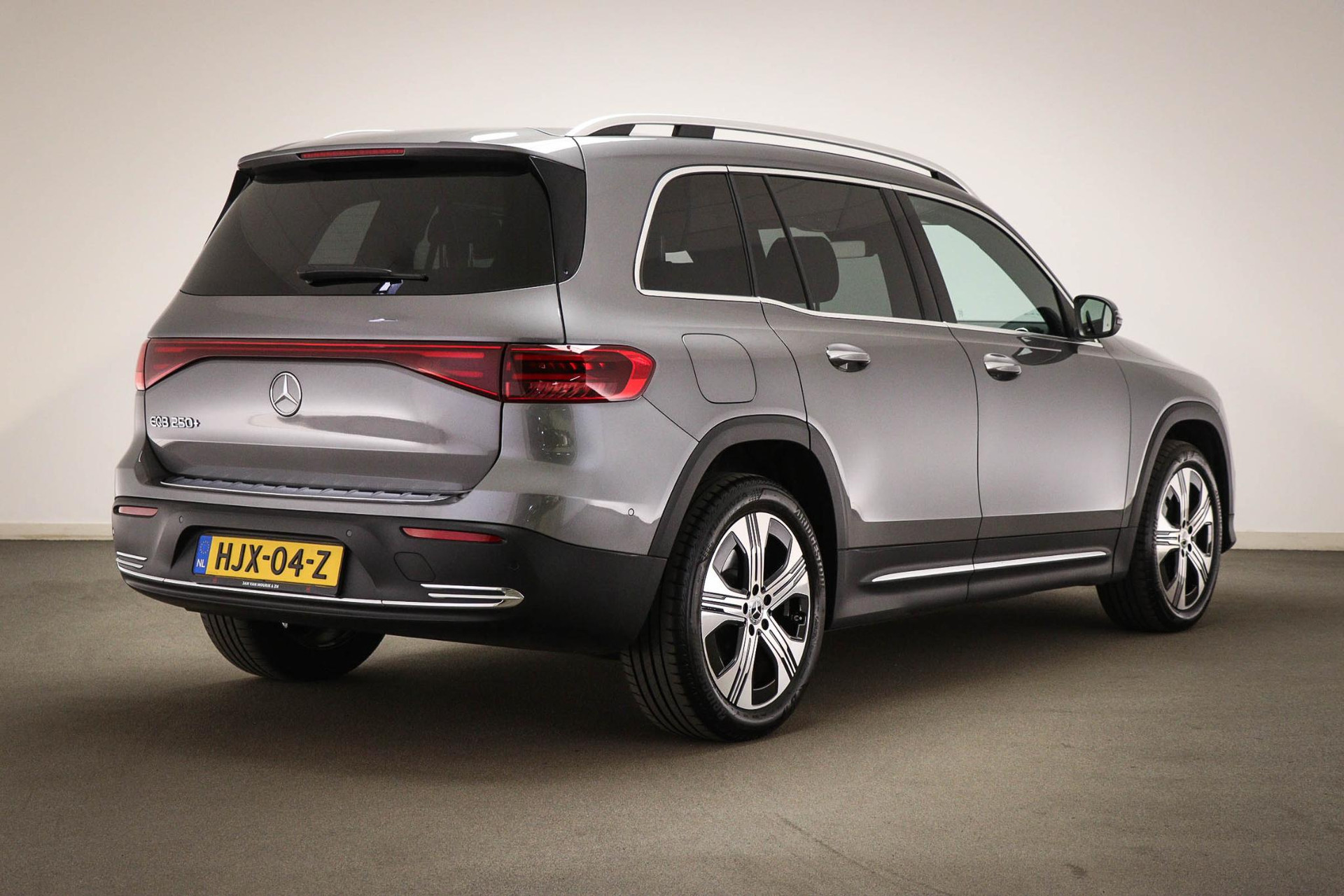 Mercedes-Benz Eqb