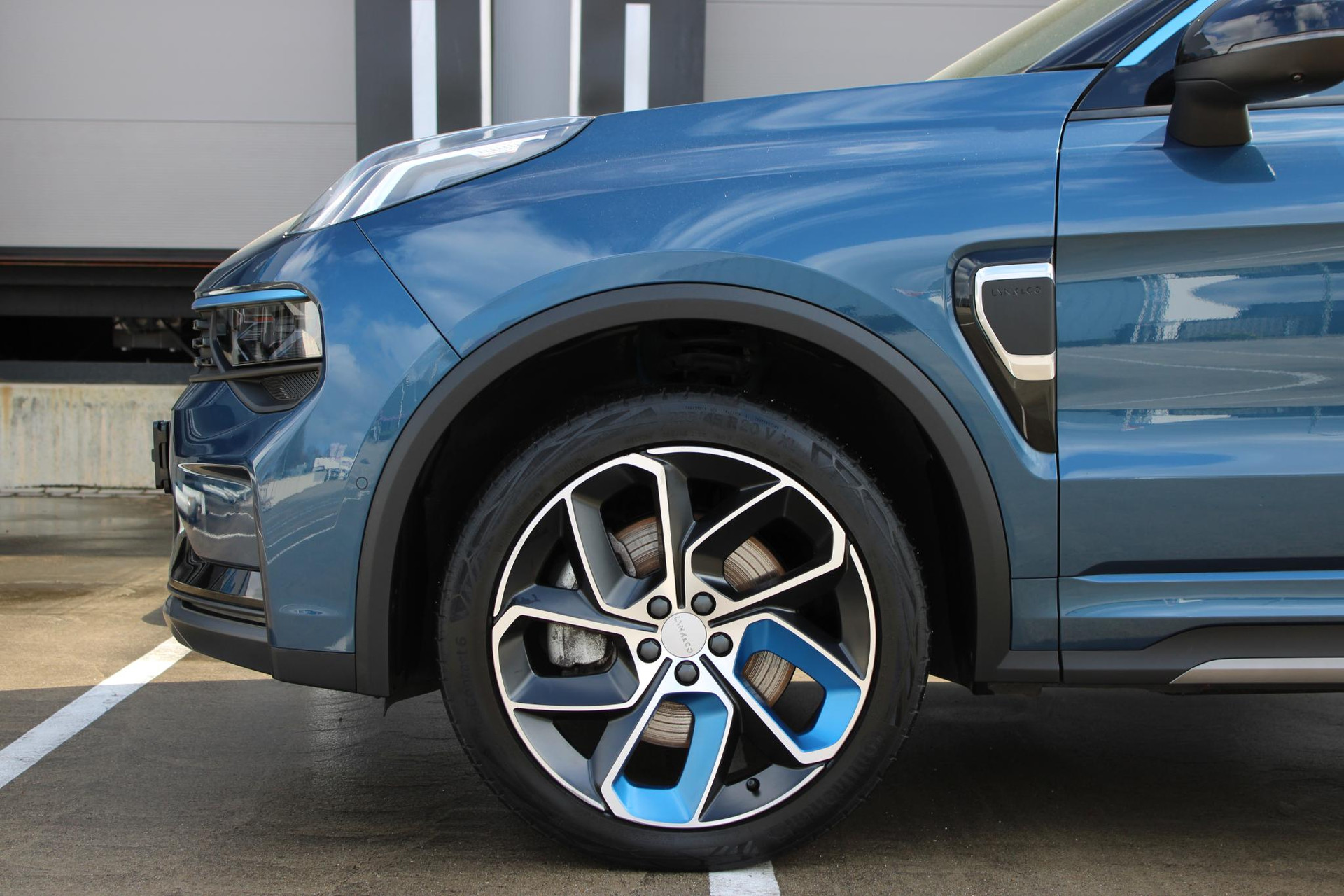 Lynk & Co 01