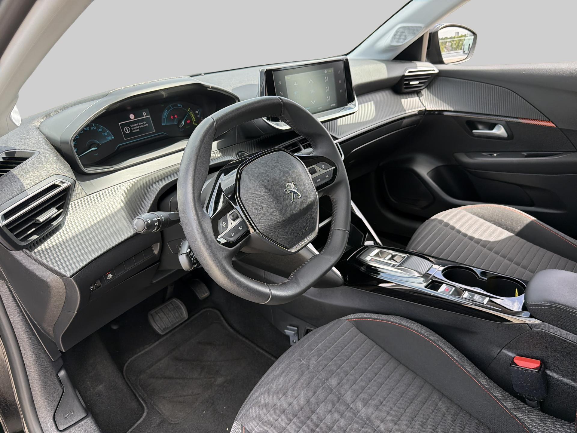 Peugeot e-208