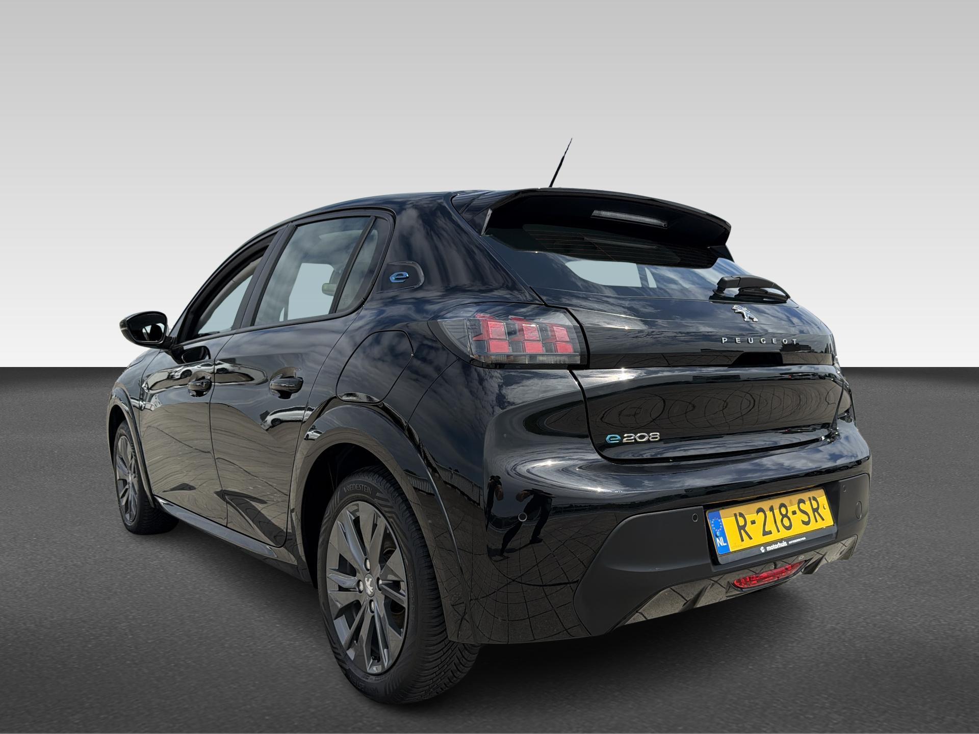 Peugeot e-208