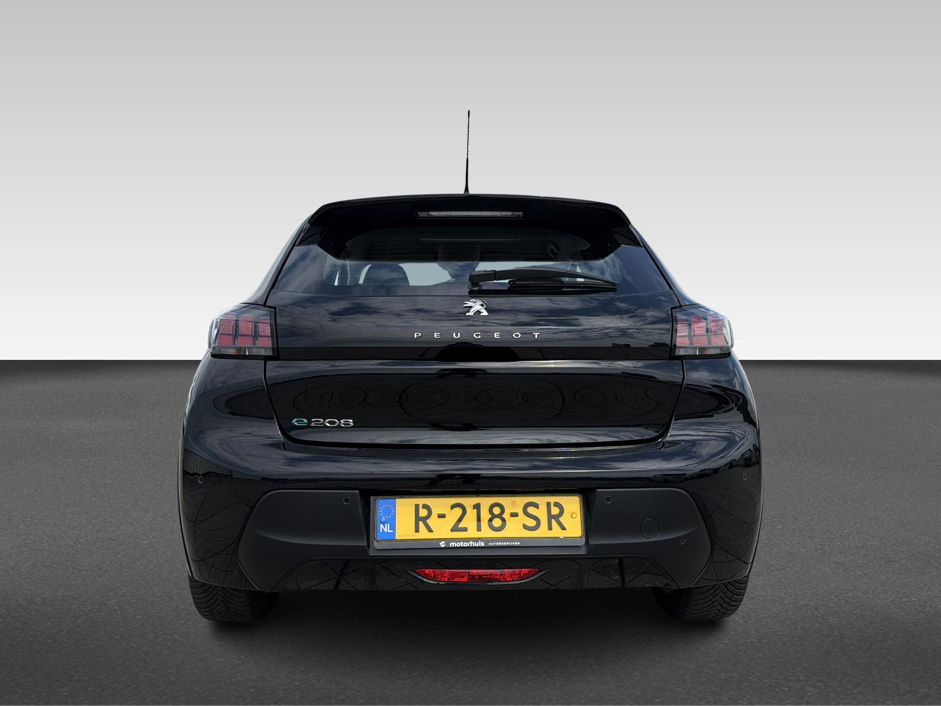 Peugeot e-208
