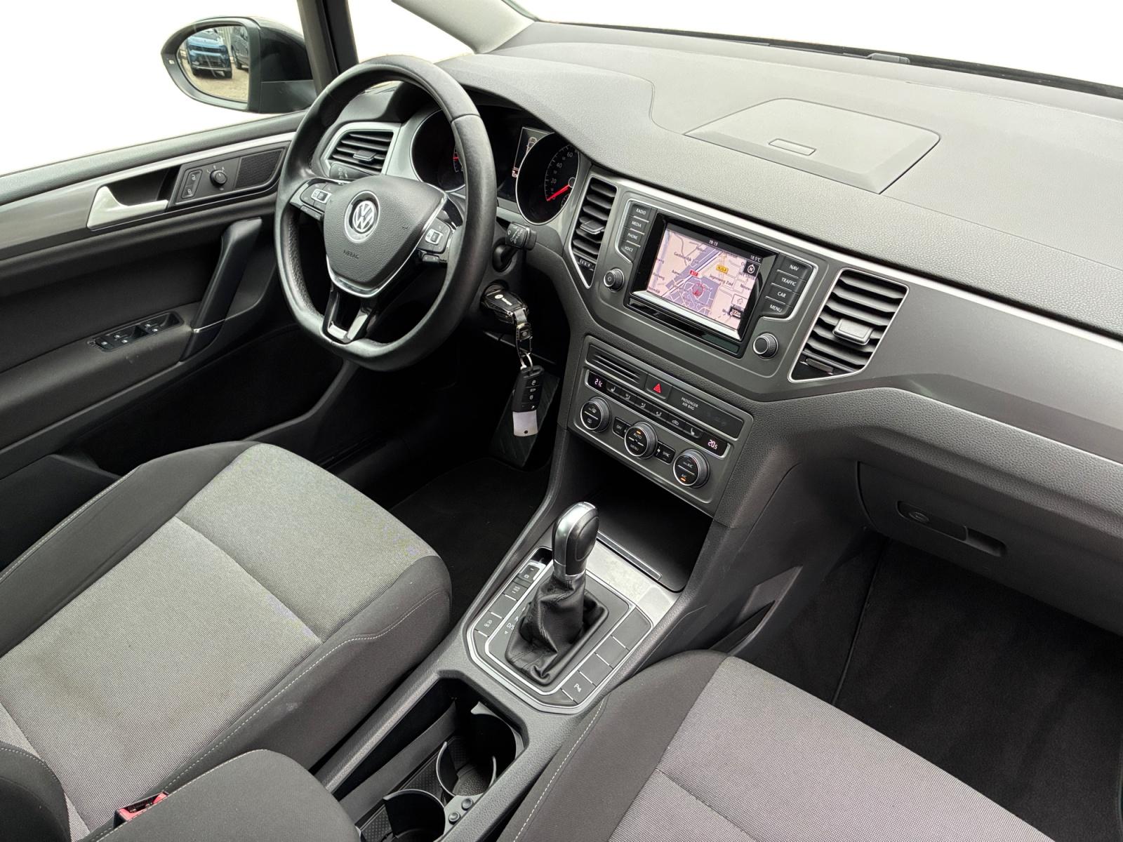 Volkswagen Golf SportsVan