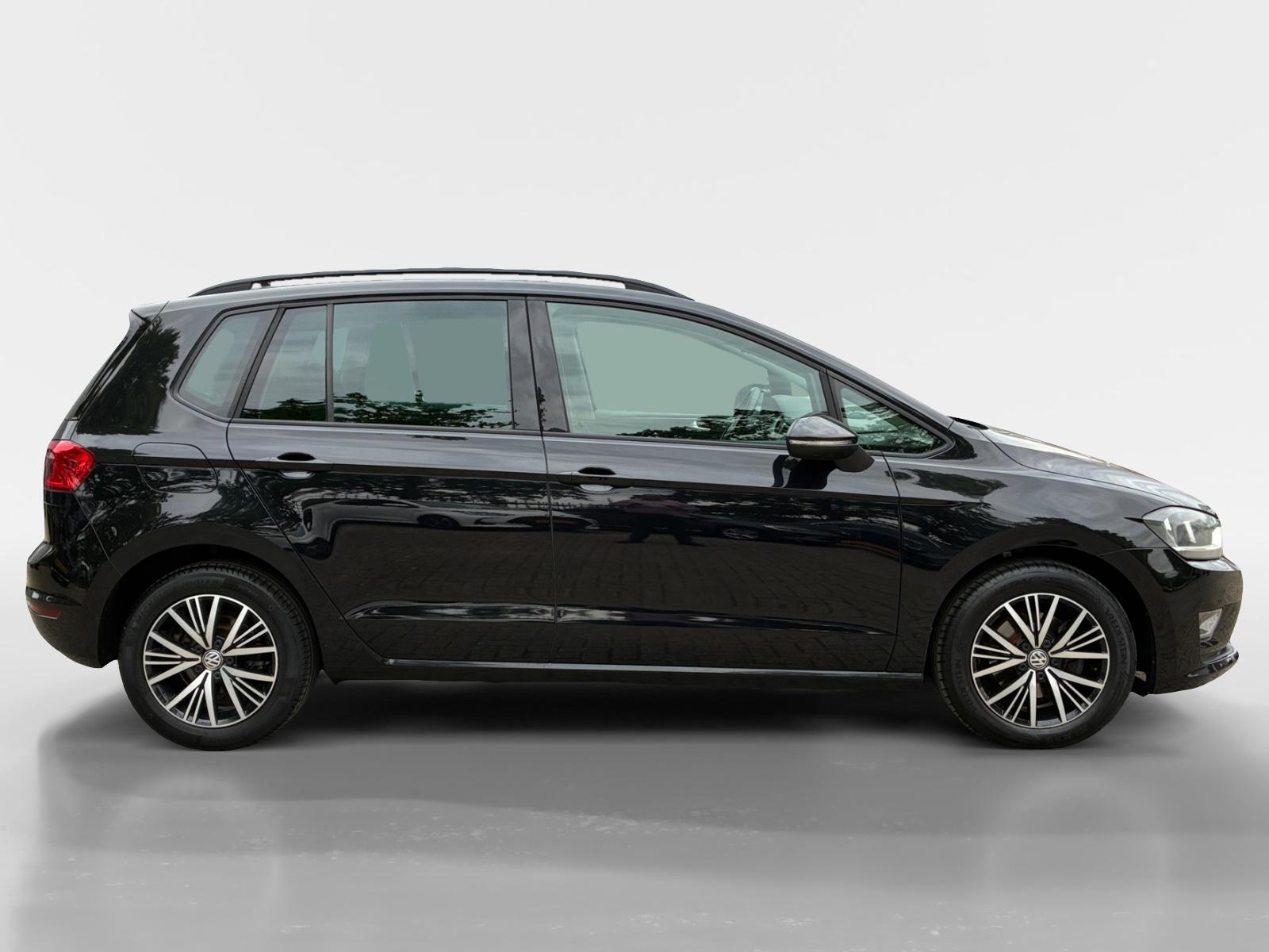 Volkswagen Golf SportsVan