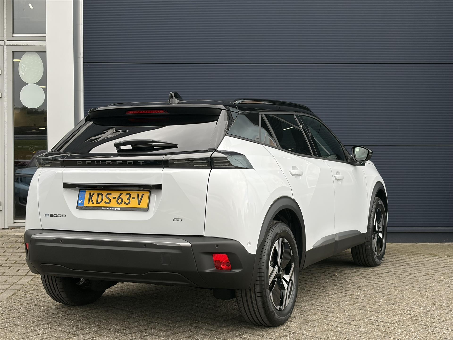 Peugeot e-2008