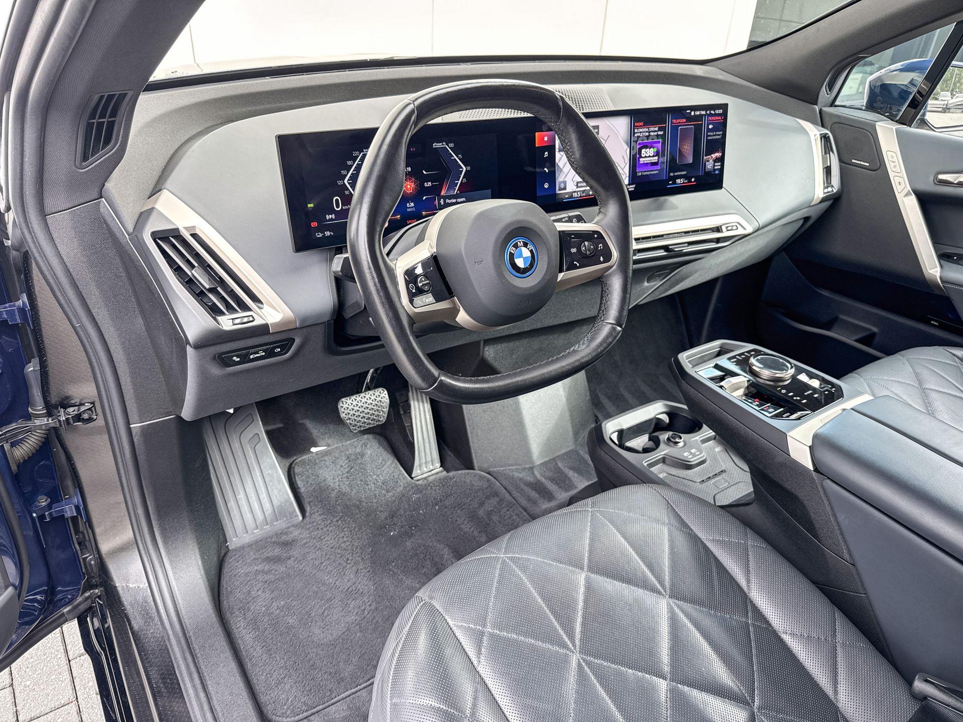 BMW iX