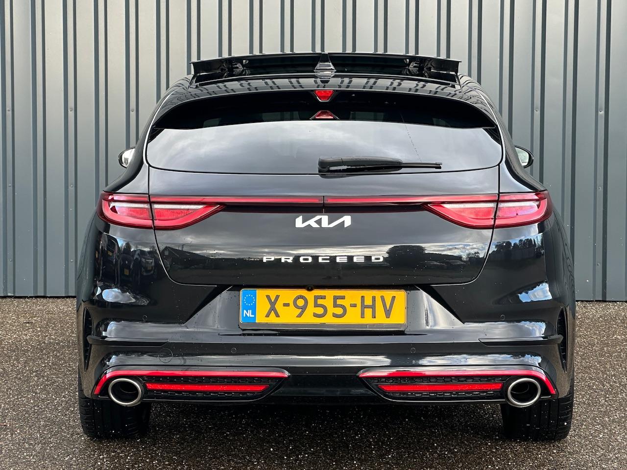 Kia Proceed