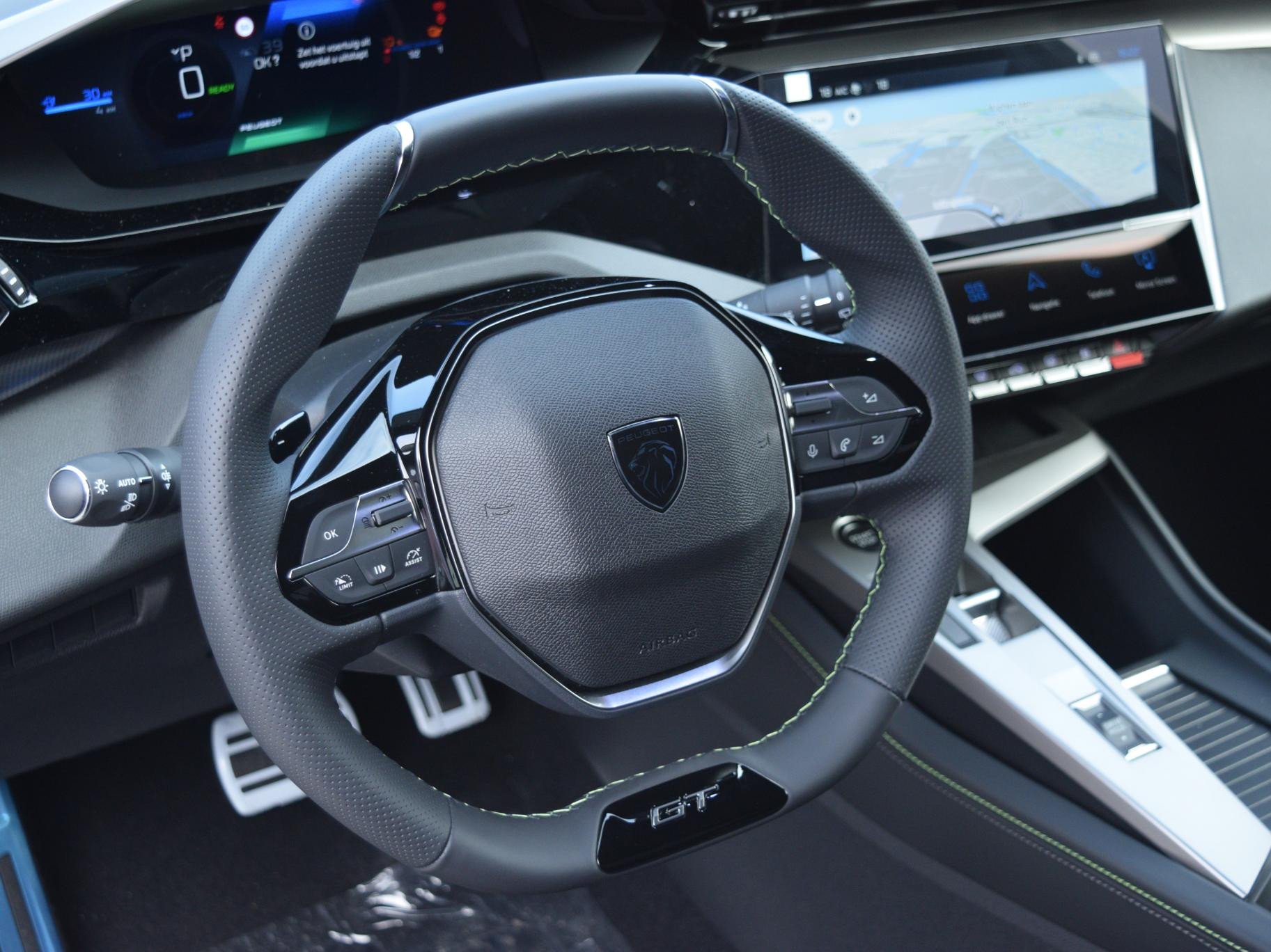 Peugeot e-308
