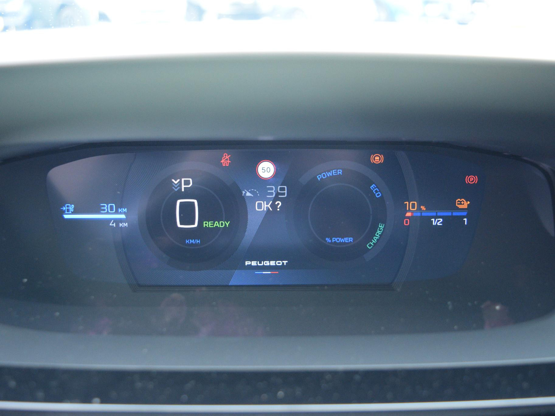 Peugeot e-308