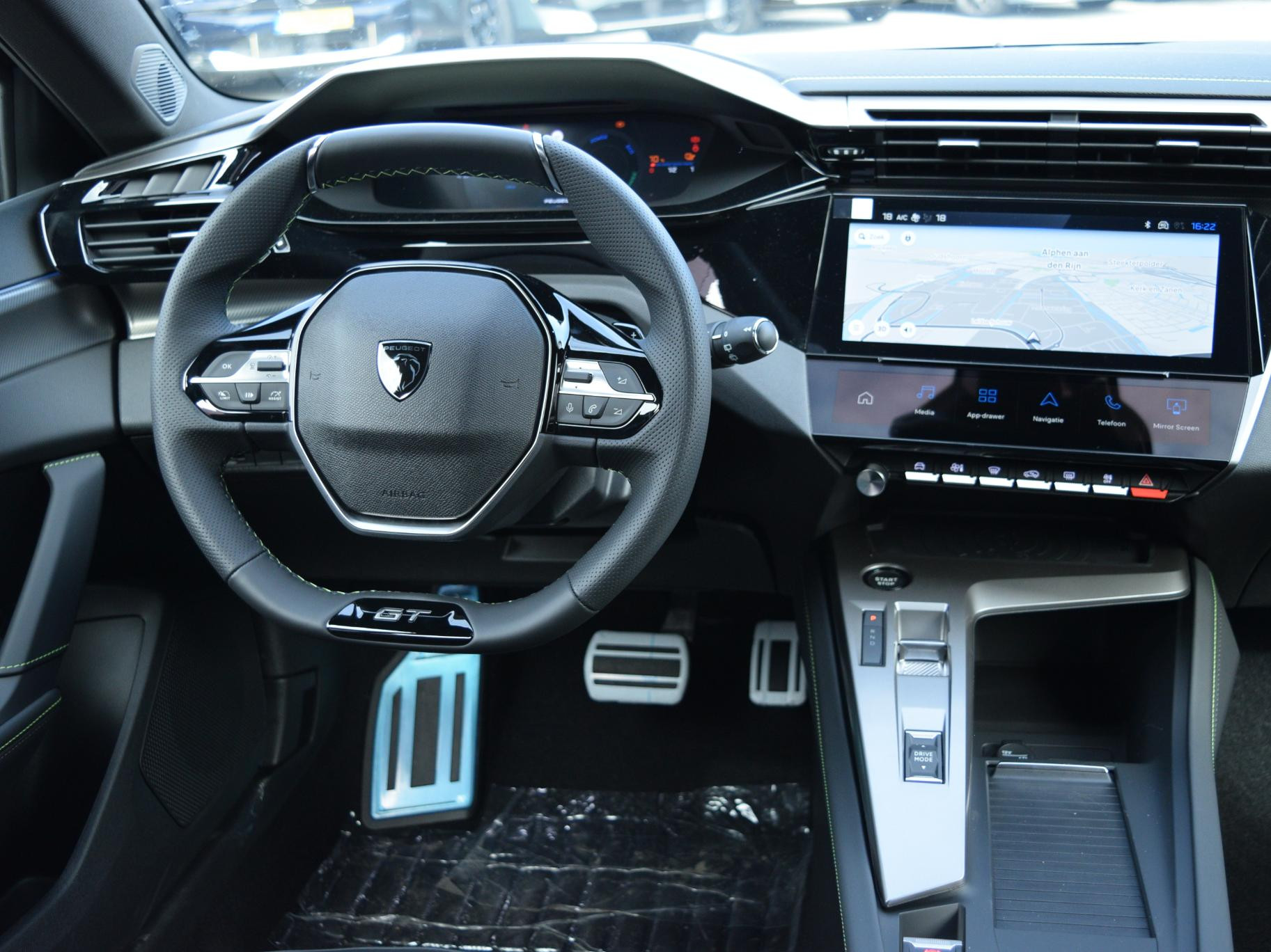 Peugeot e-308
