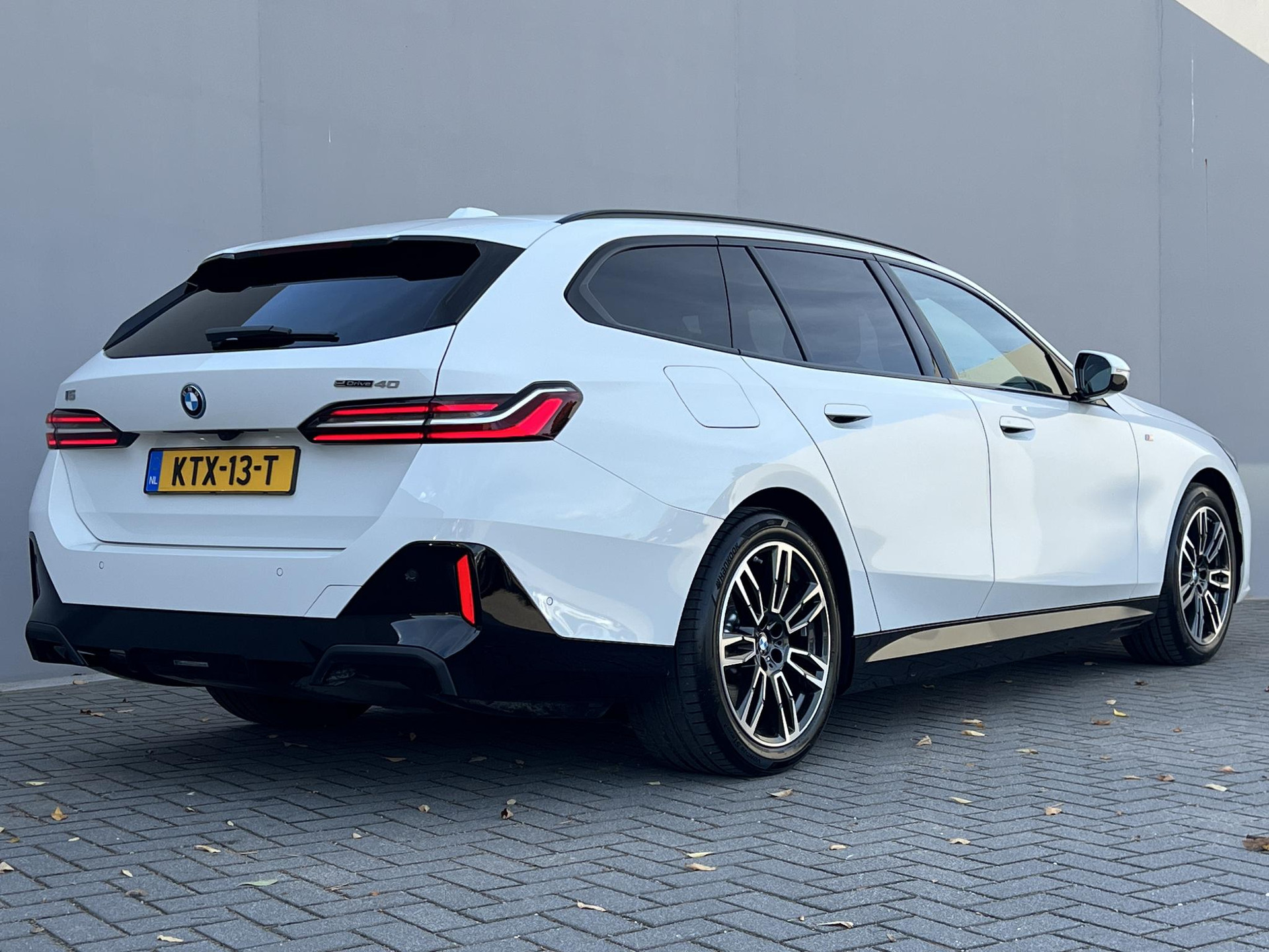 BMW i5