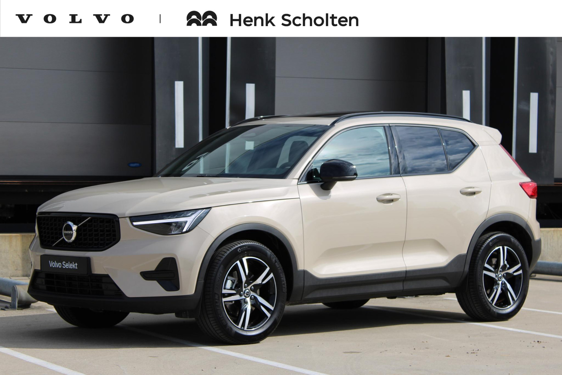 Volvo XC40 B4 Plus Dark 2026, photo 1