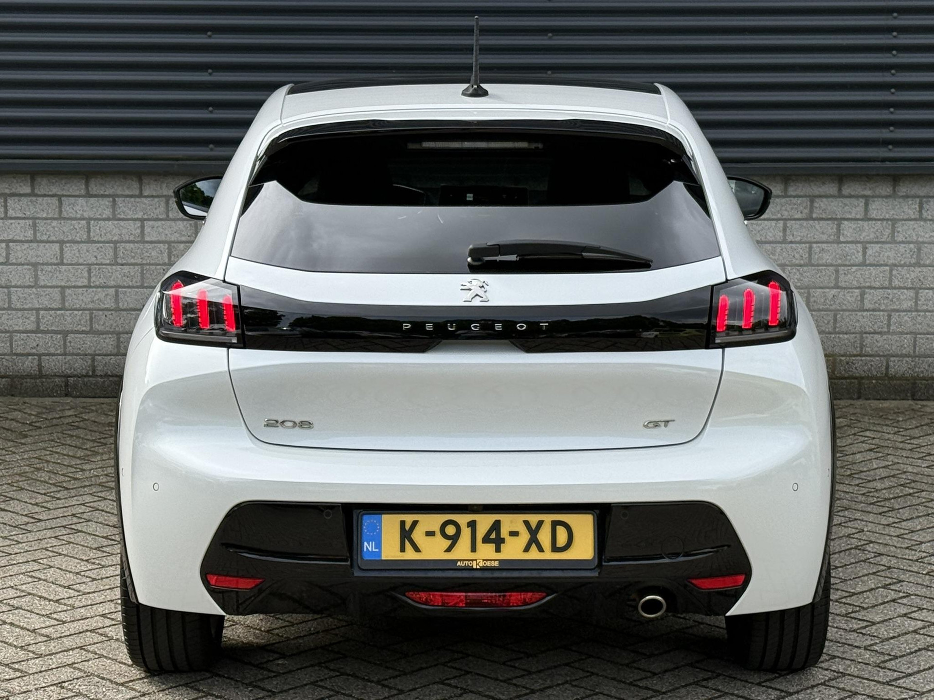 Peugeot 208