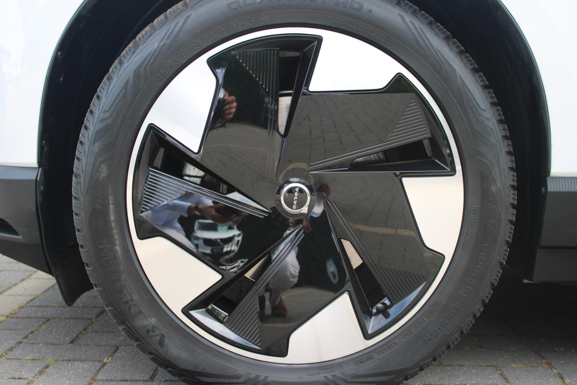 Volvo EX30