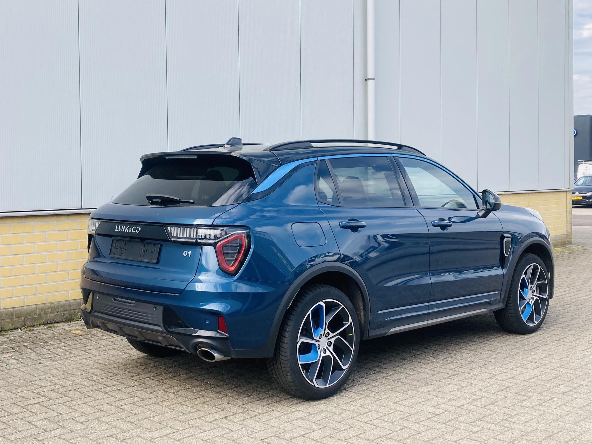 Lynk & Co 01