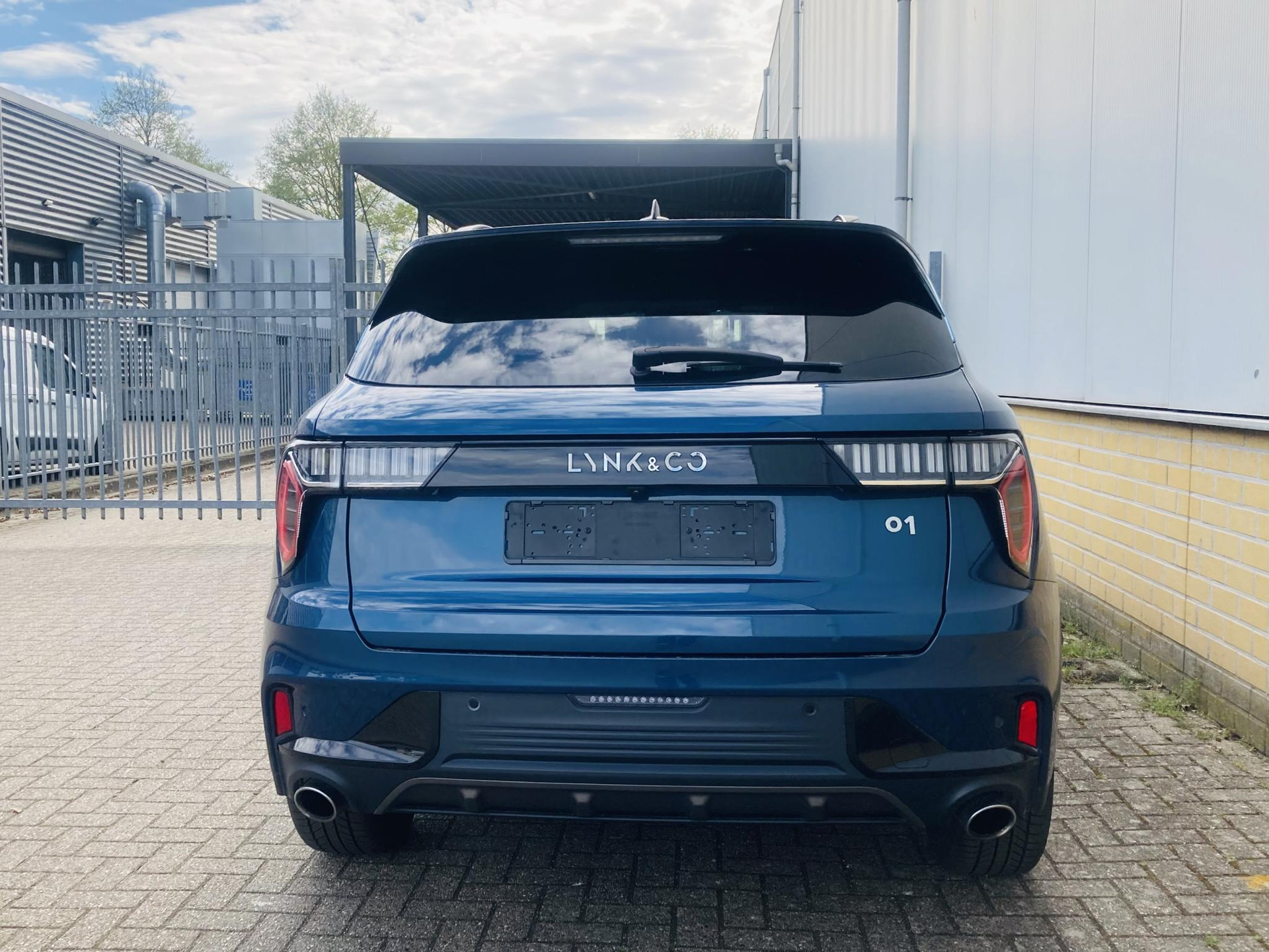 Lynk & Co 01