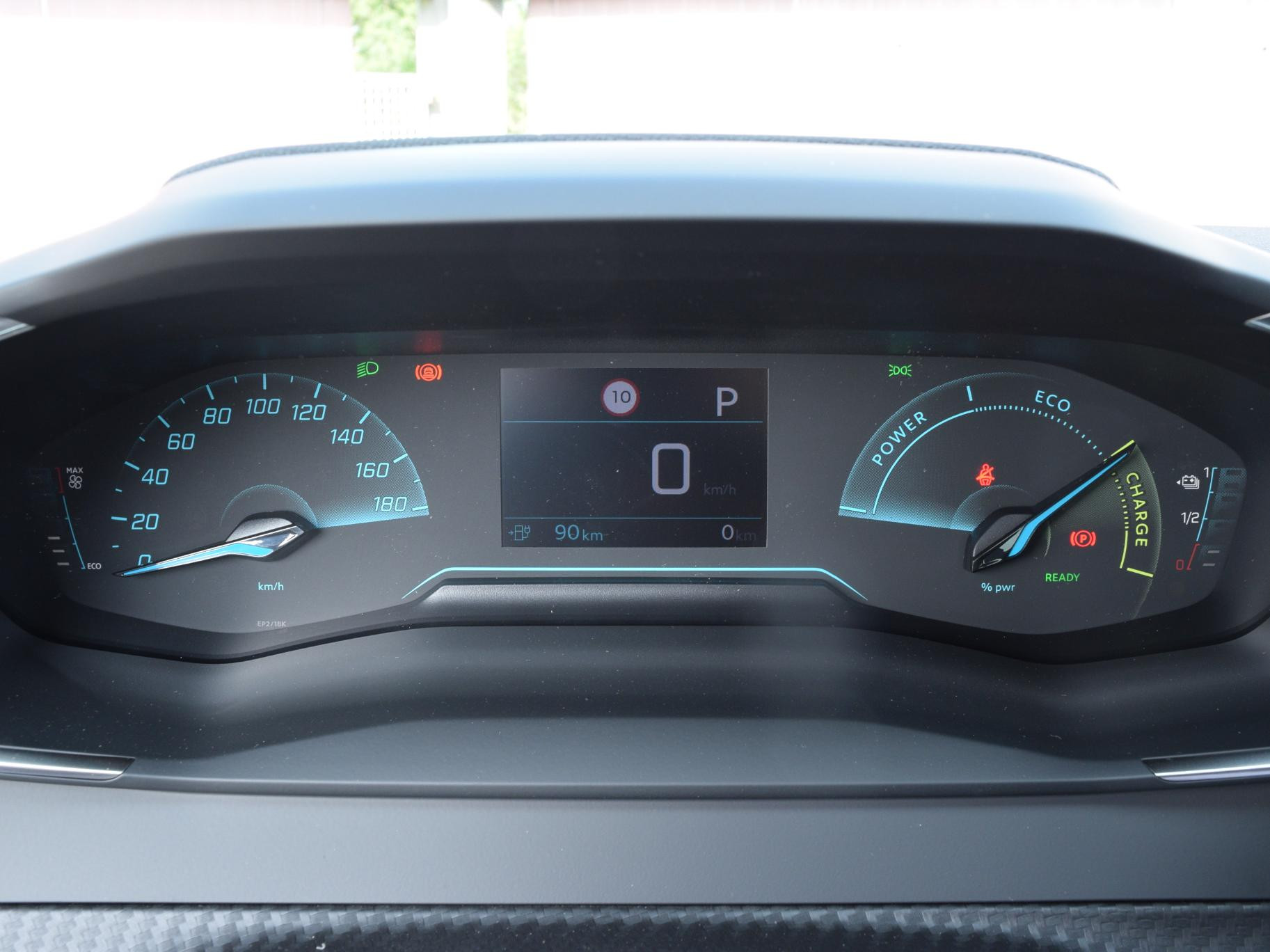 Peugeot e-208