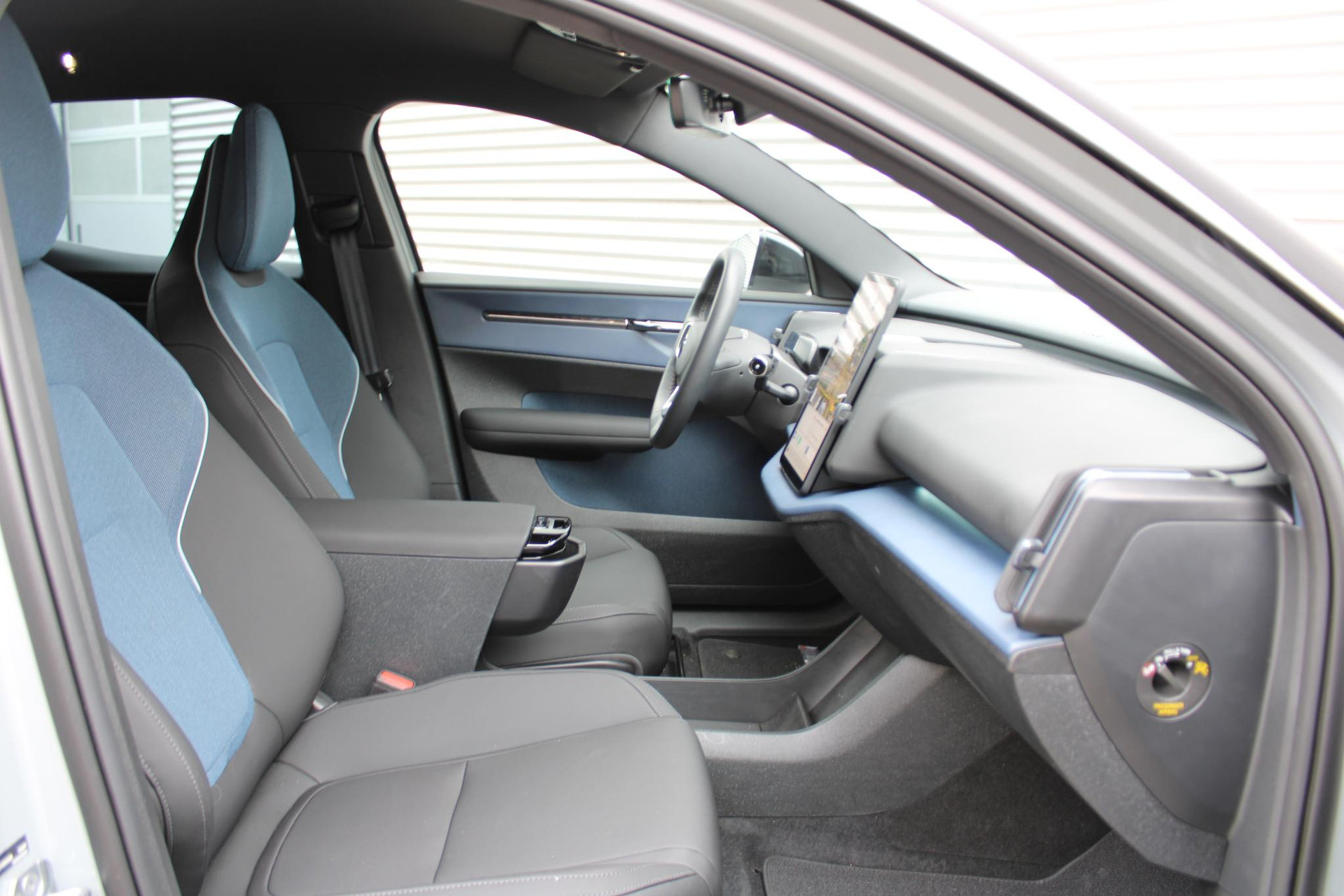Volvo EX30