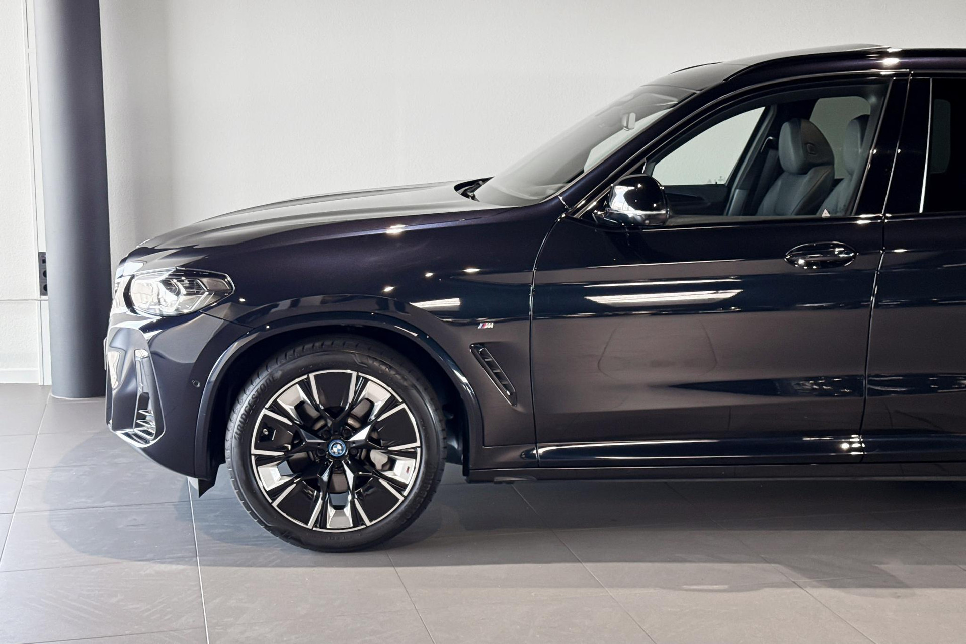 BMW iX3