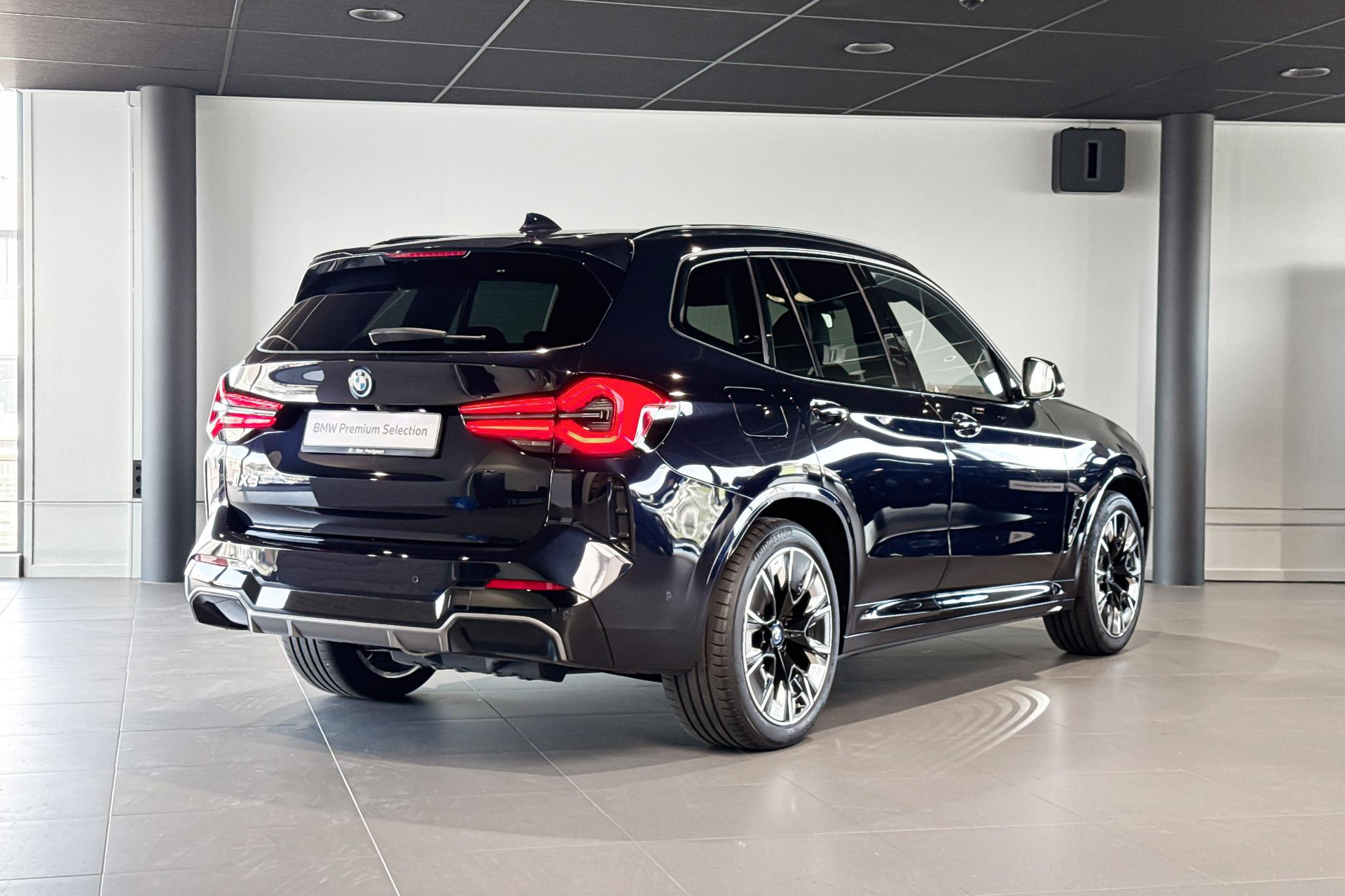 BMW iX3