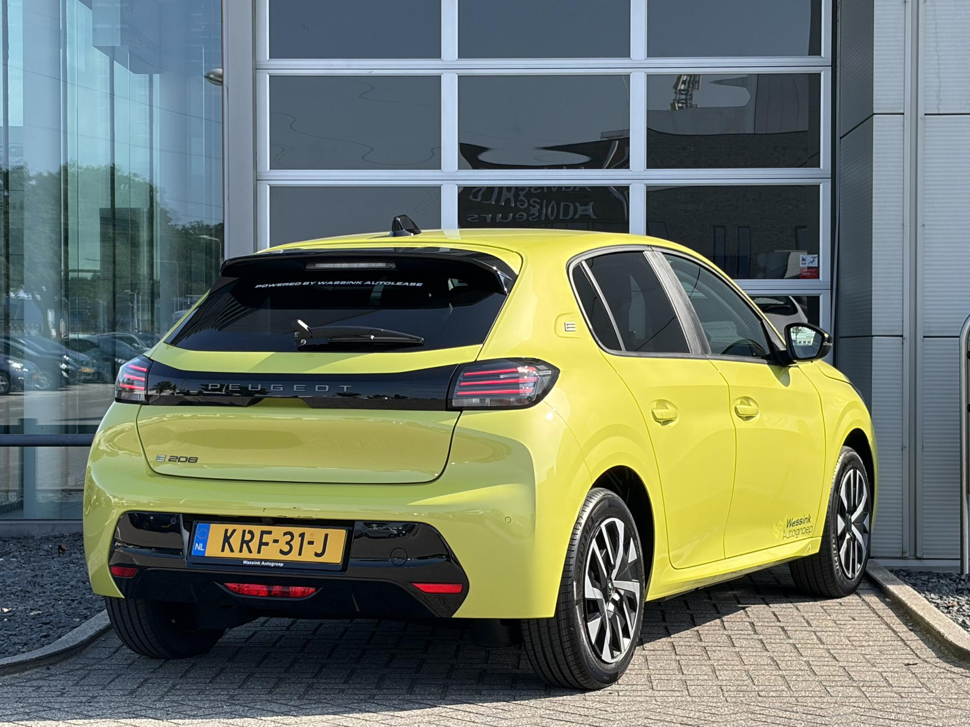 Peugeot e-208
